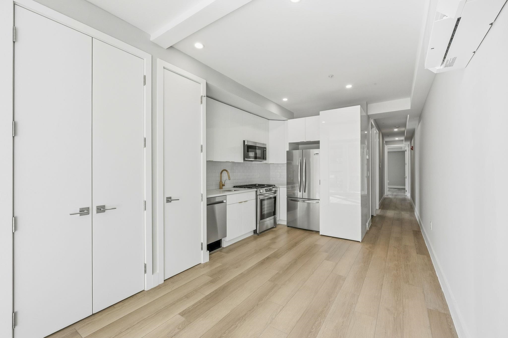 77 VAN REYPEN ST - Photo 4