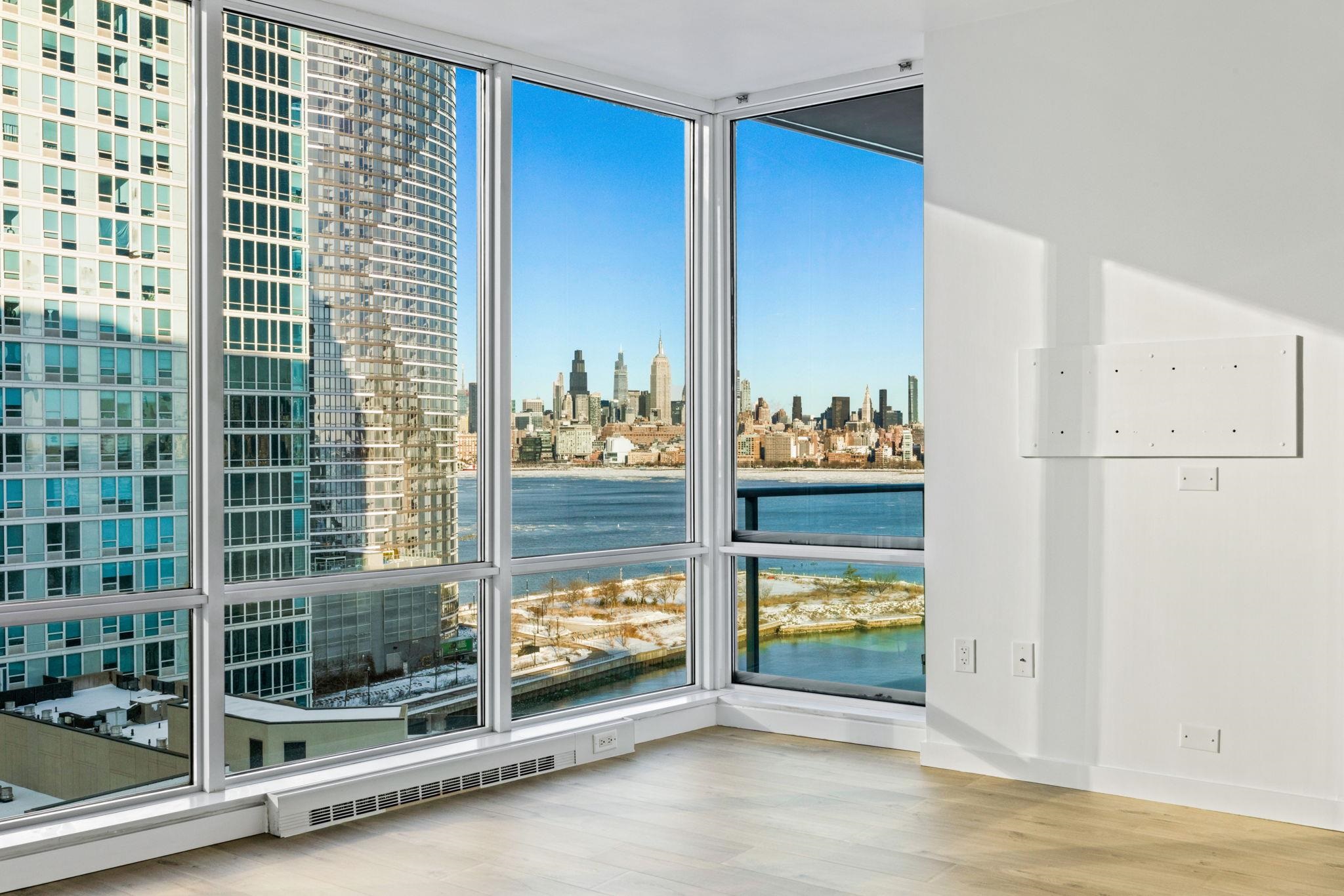 20 NEWPORT PARKWAY - Photo 5