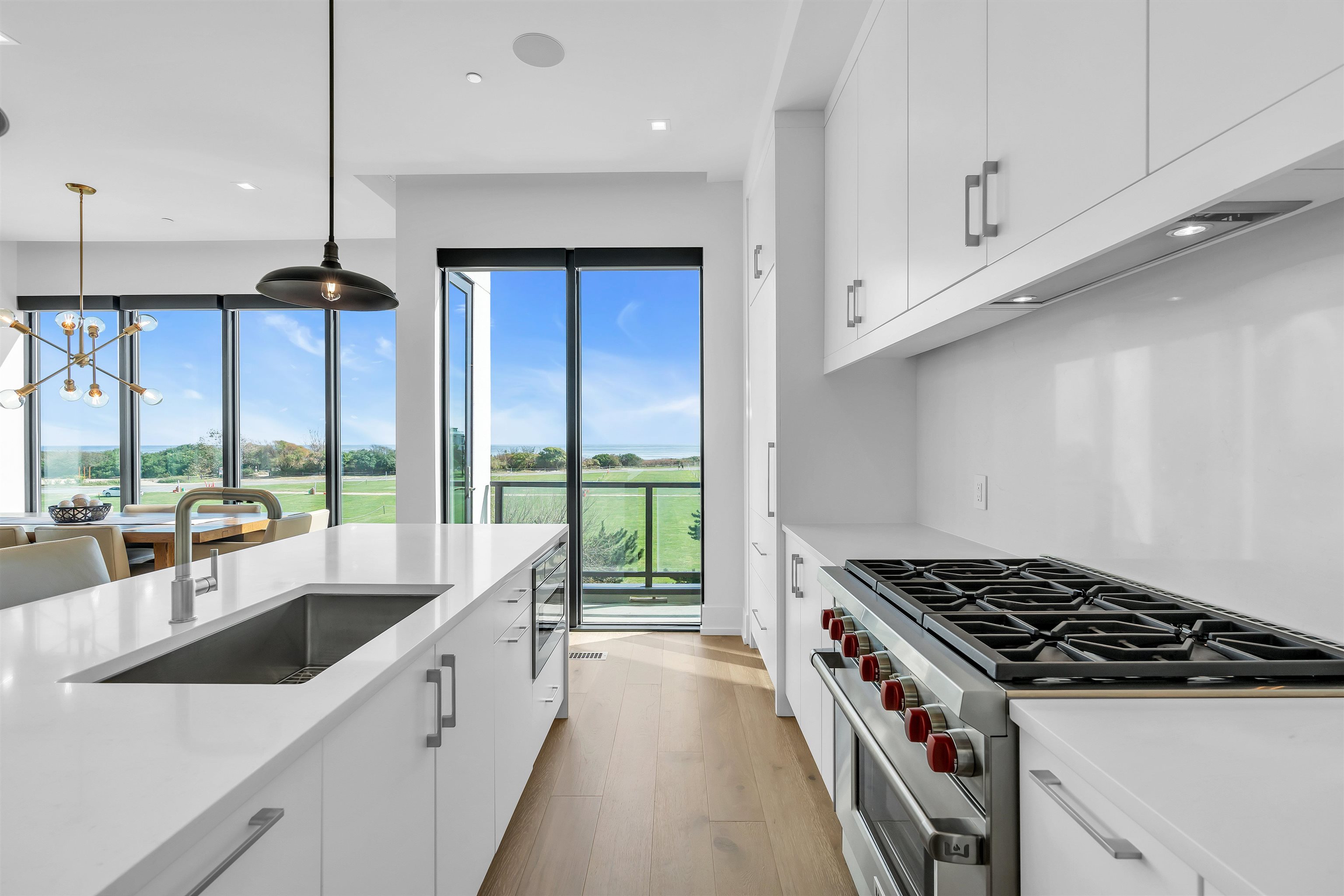 200 OCEAN AVE - Photo 4