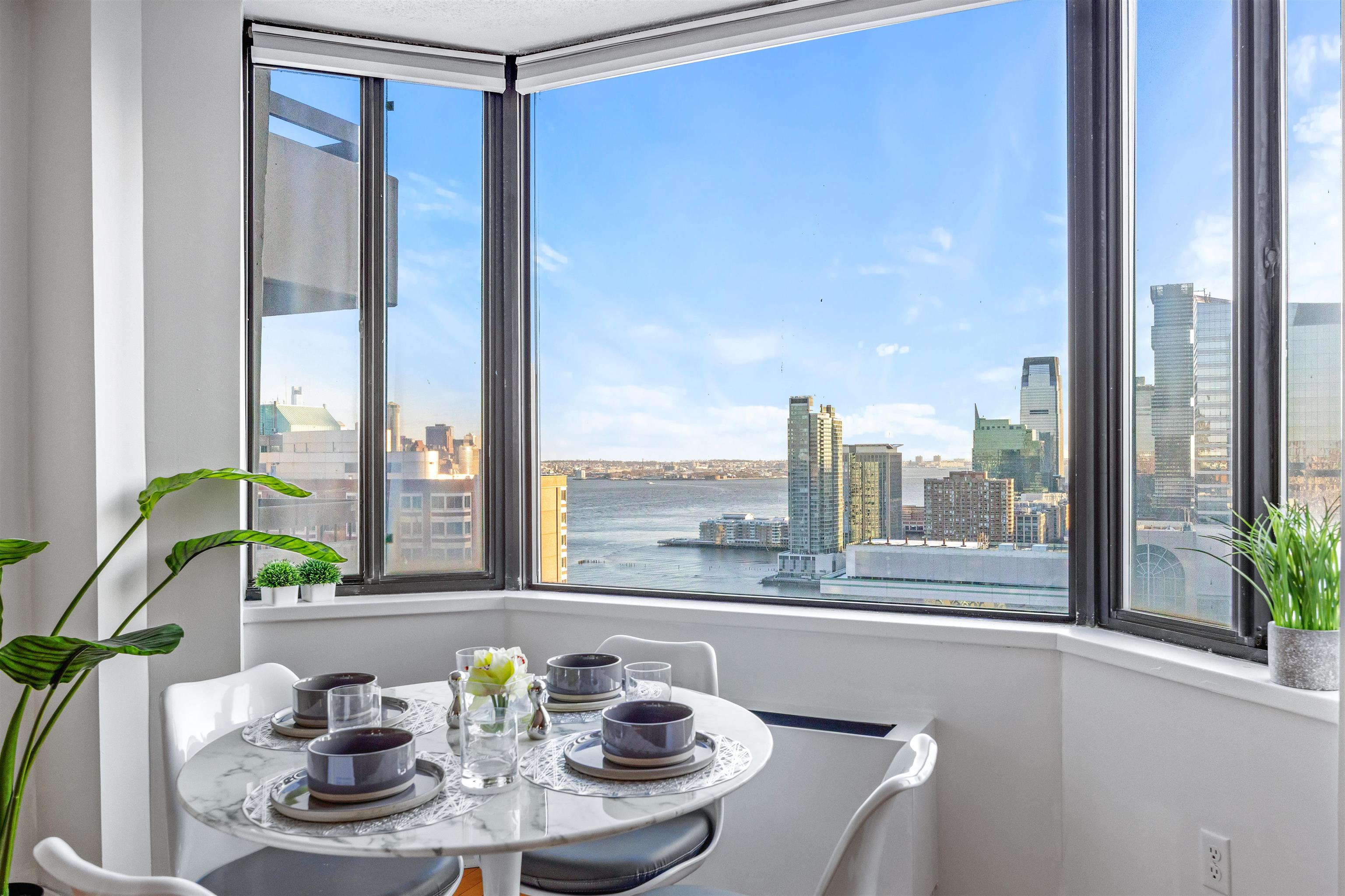 45 RIVER DR SOUTH - Photo 2