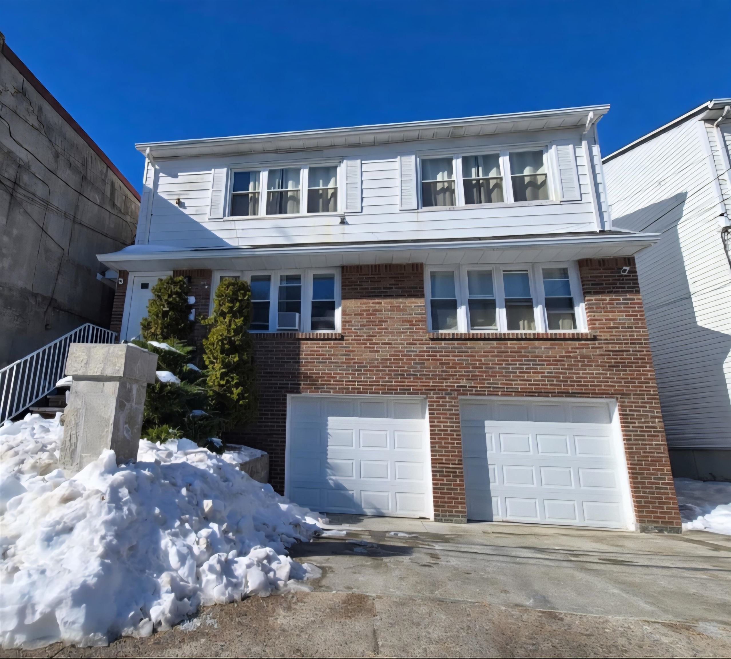 731 LIBERTY AVE - Photo 1