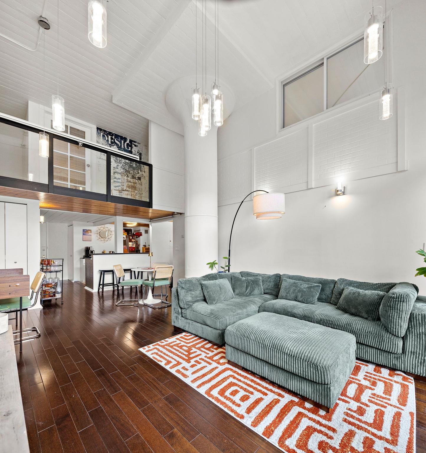 205 10TH ST - Photo 3