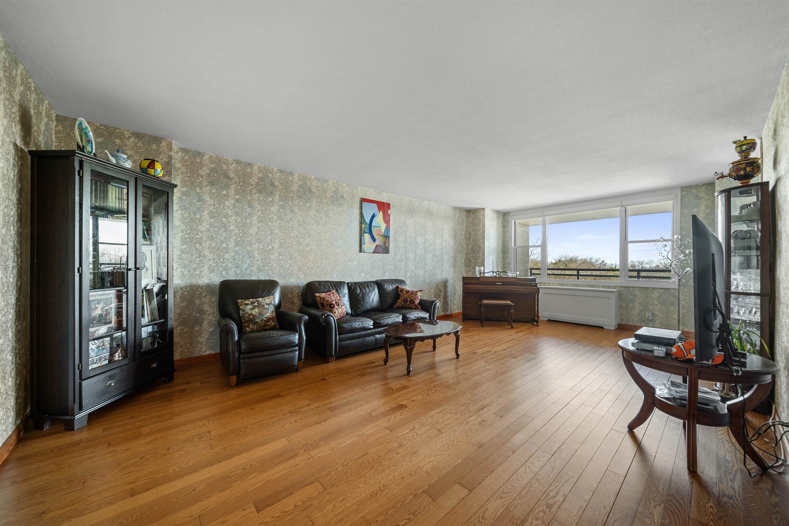 2200 CENTRAL AVE - Photo 2