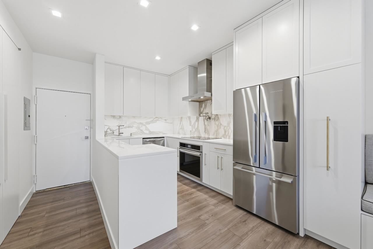 43-49 VAN WAGENEN AVE #4A