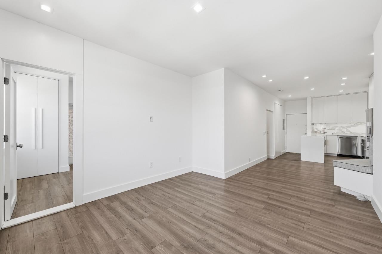 43-49 VAN WAGENEN AVE #4A