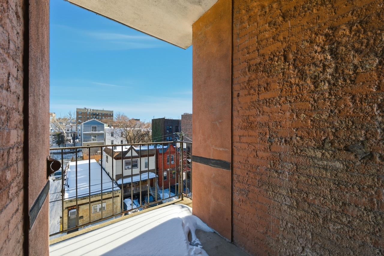 43-49 VAN WAGENEN AVE #4A