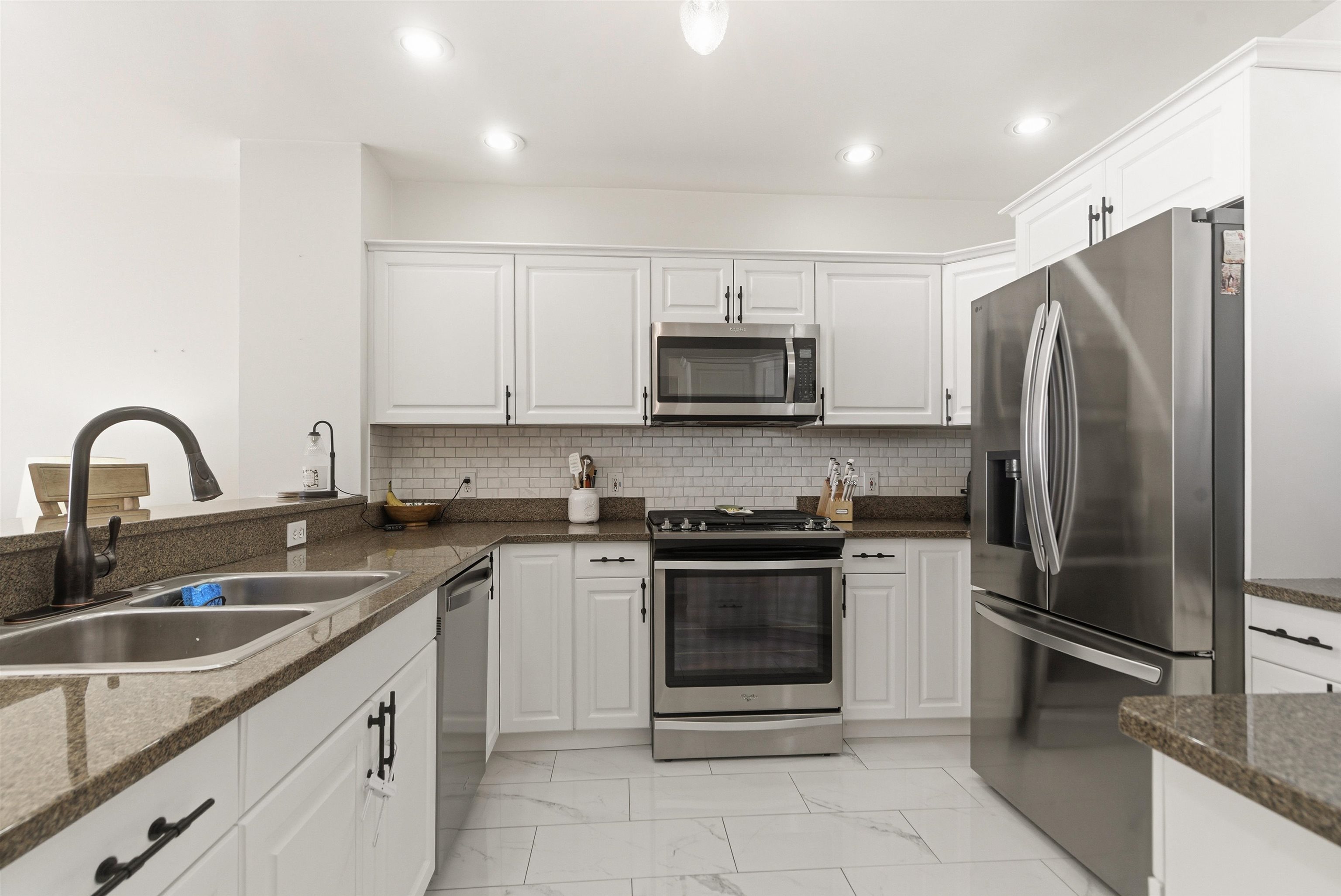 216 THE PROMENADE - Photo 3