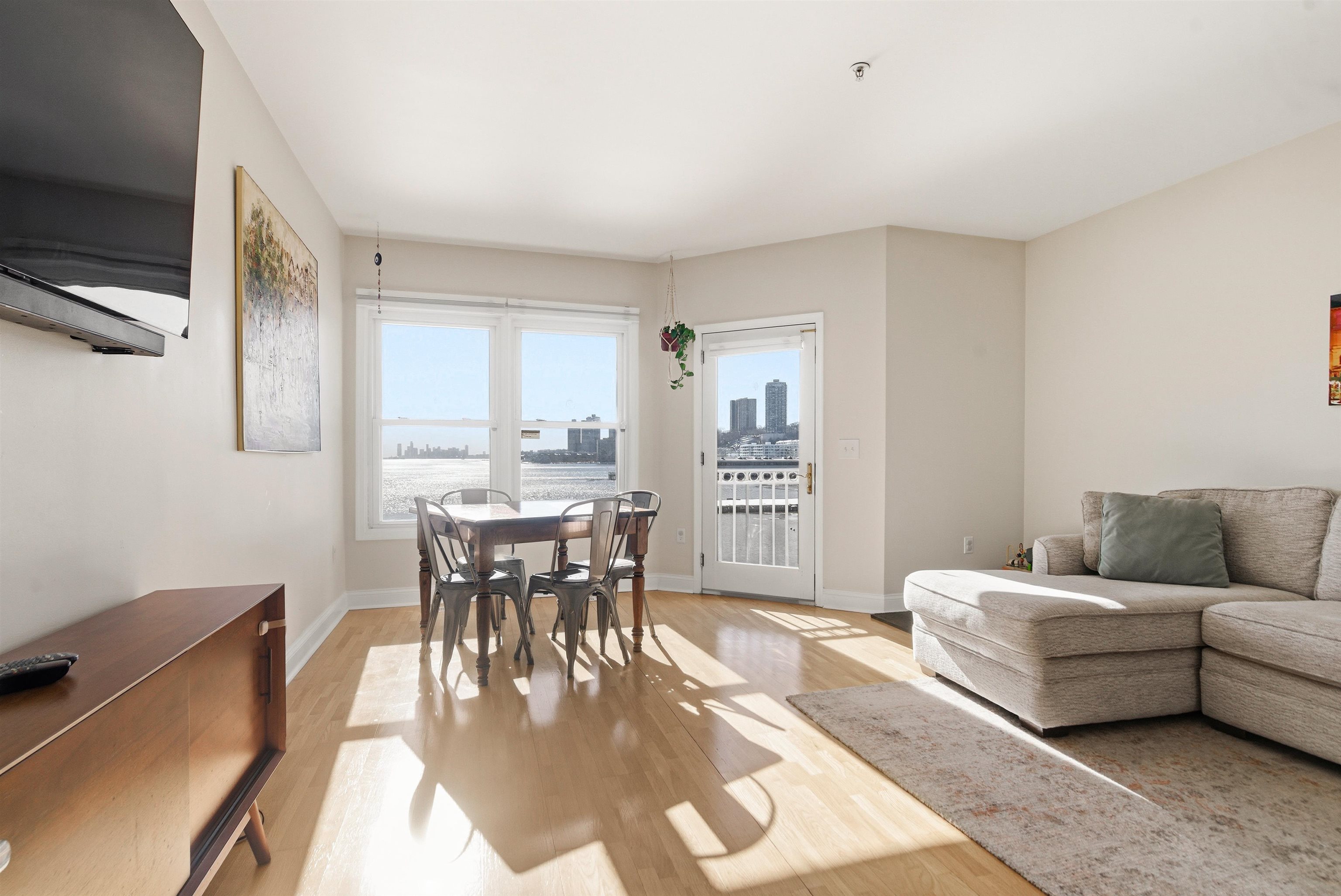 216 THE PROMENADE - Photo 4