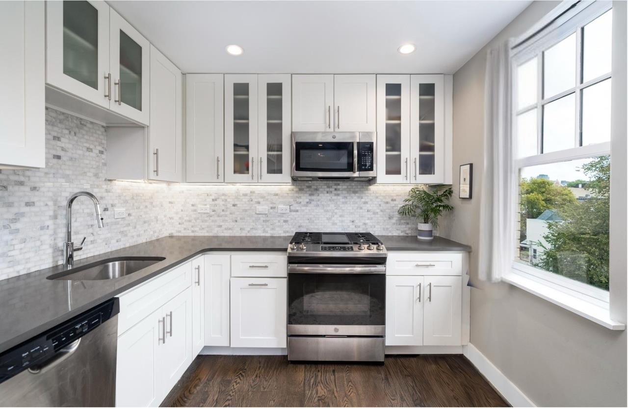 126 DELAWARE AVE - Photo 3