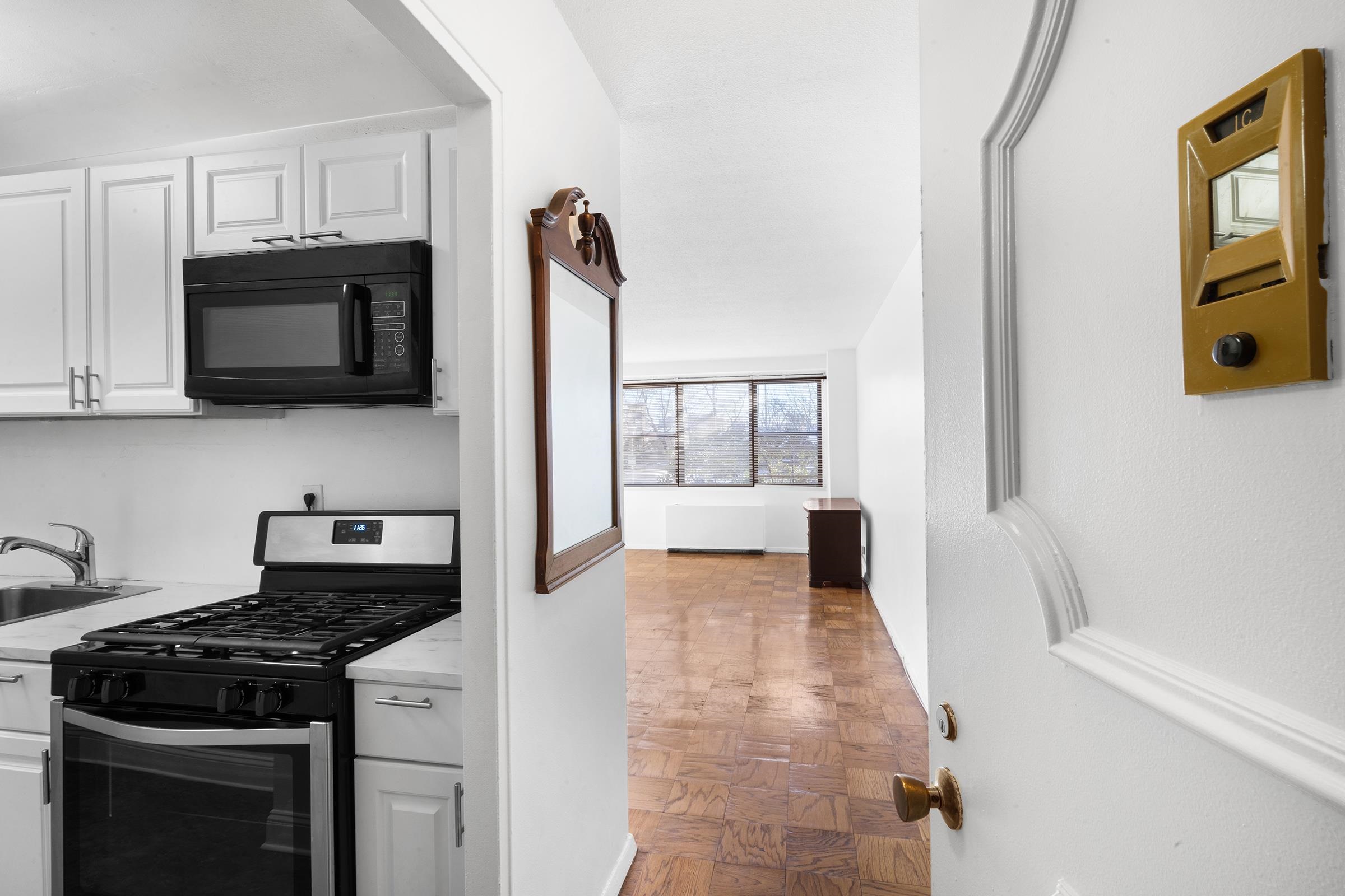 201 ST PAULS AVE - Photo 4