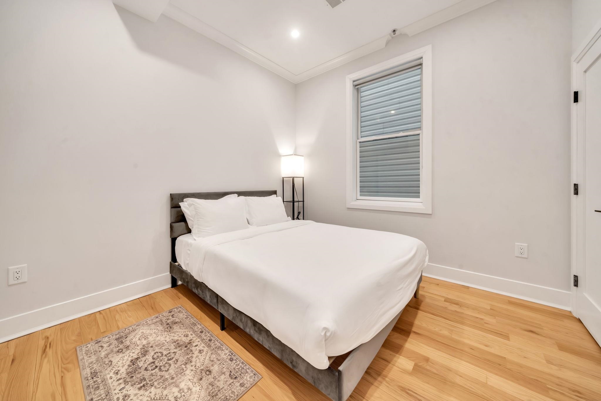 136 35TH ST - Photo 4