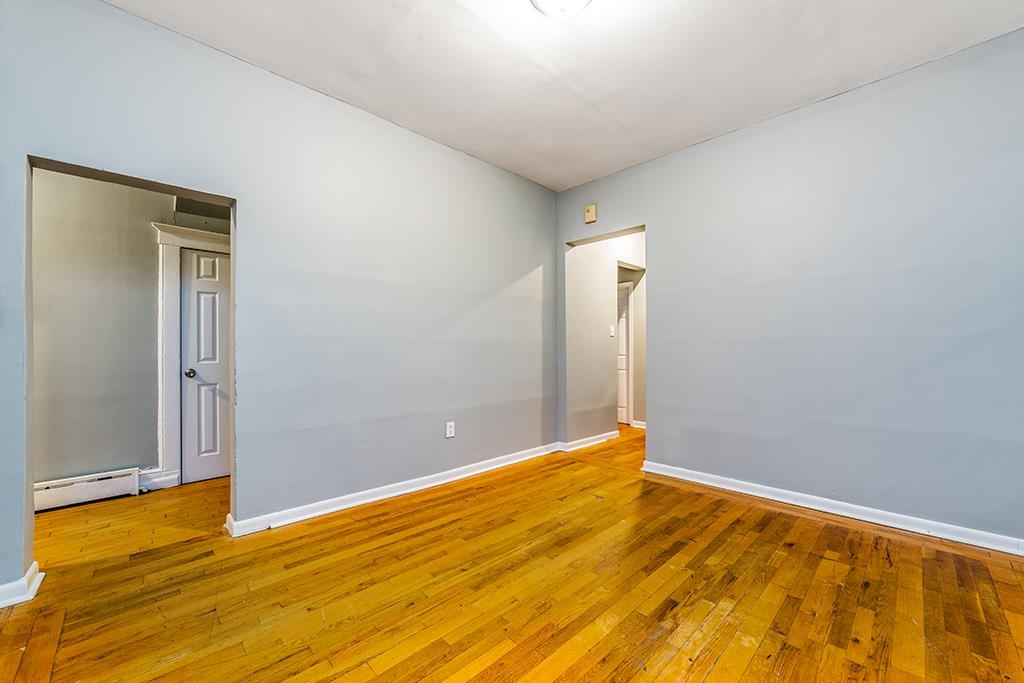 211 MYRTLE AVE - Photo 1