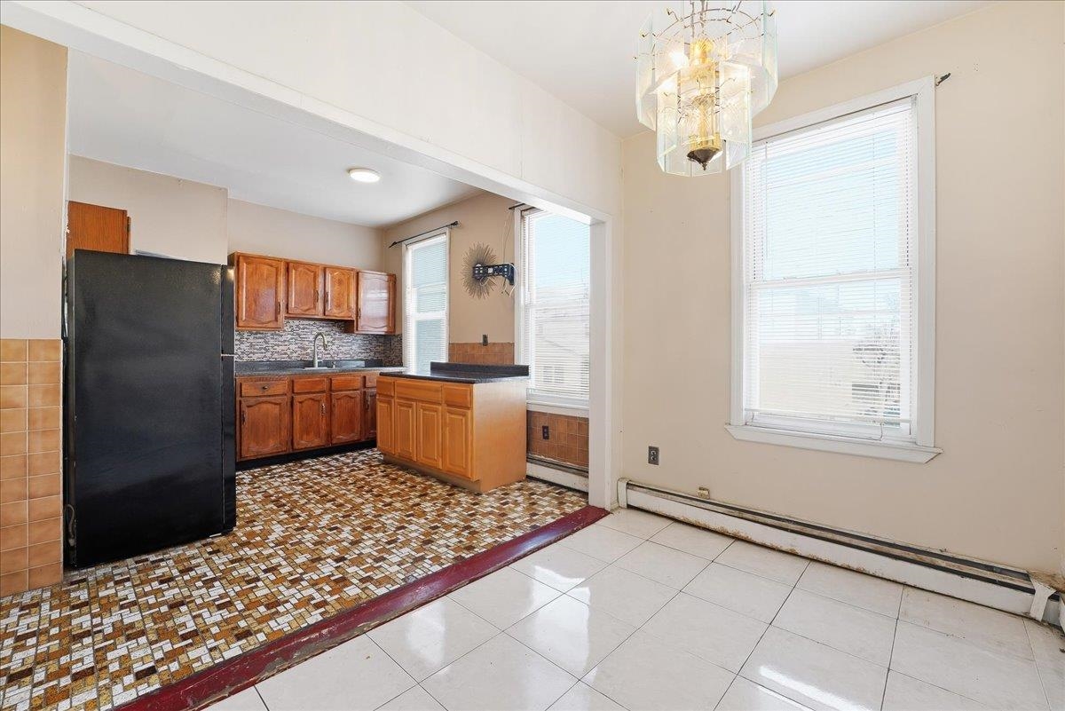 158 HOPKINS AVE - Photo 2