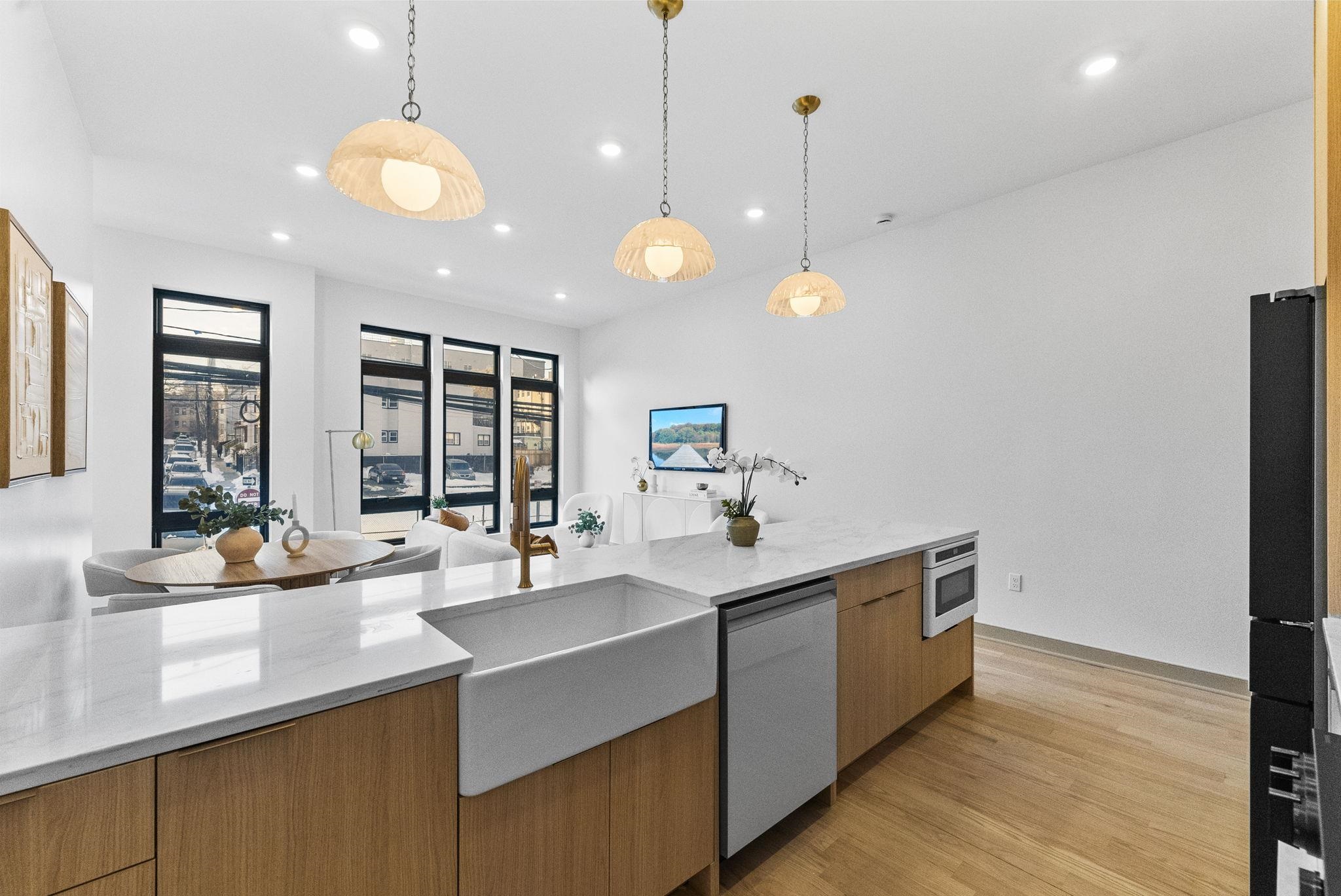 336 RANDOLPH AVE - Photo 5