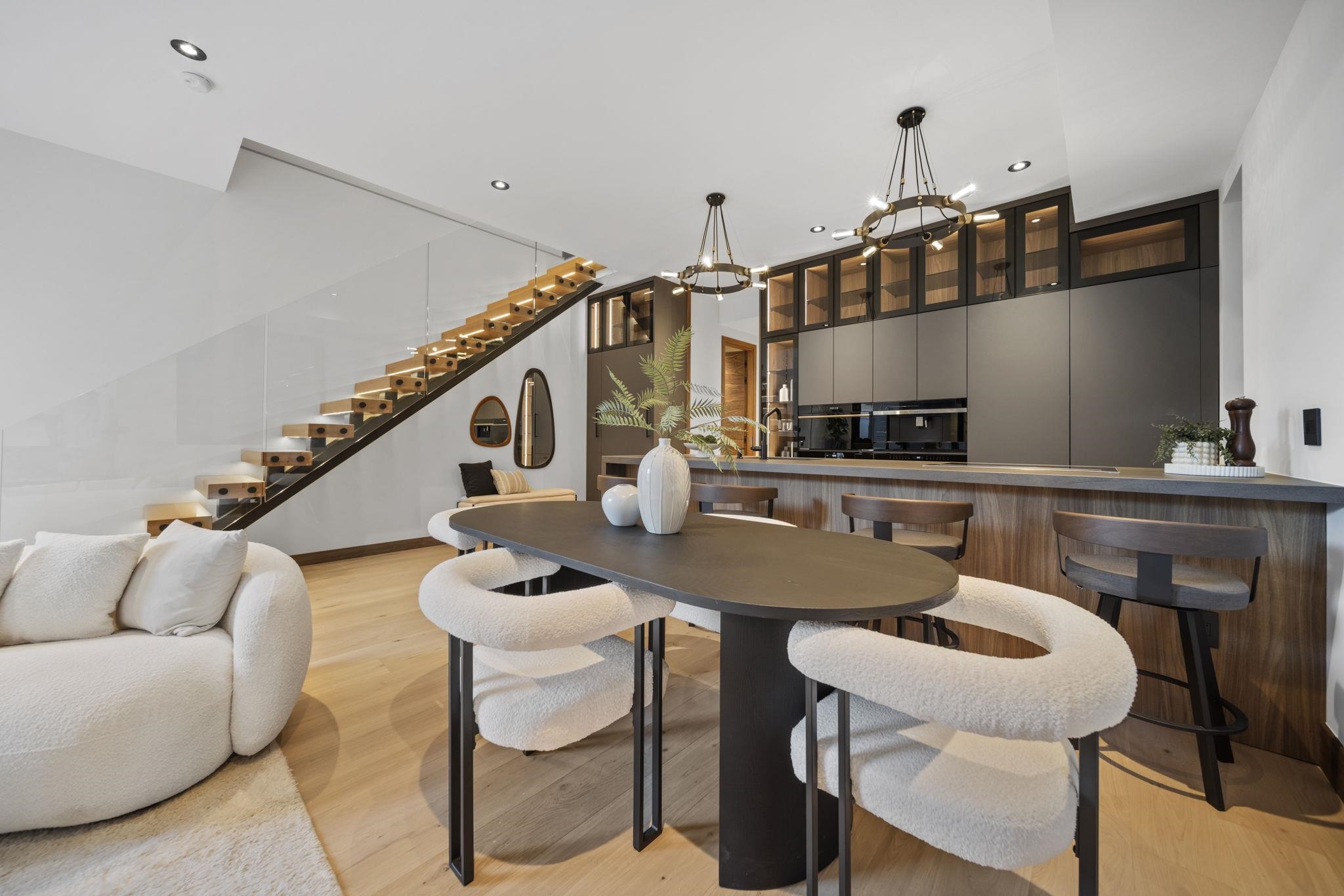 91 HANCOCK AVE - Photo 2