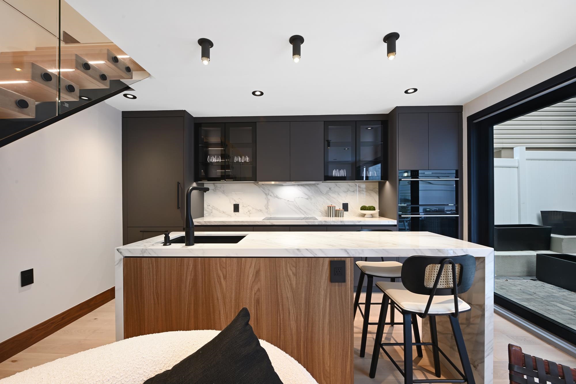 91 HANCOCK AVE - Photo 3