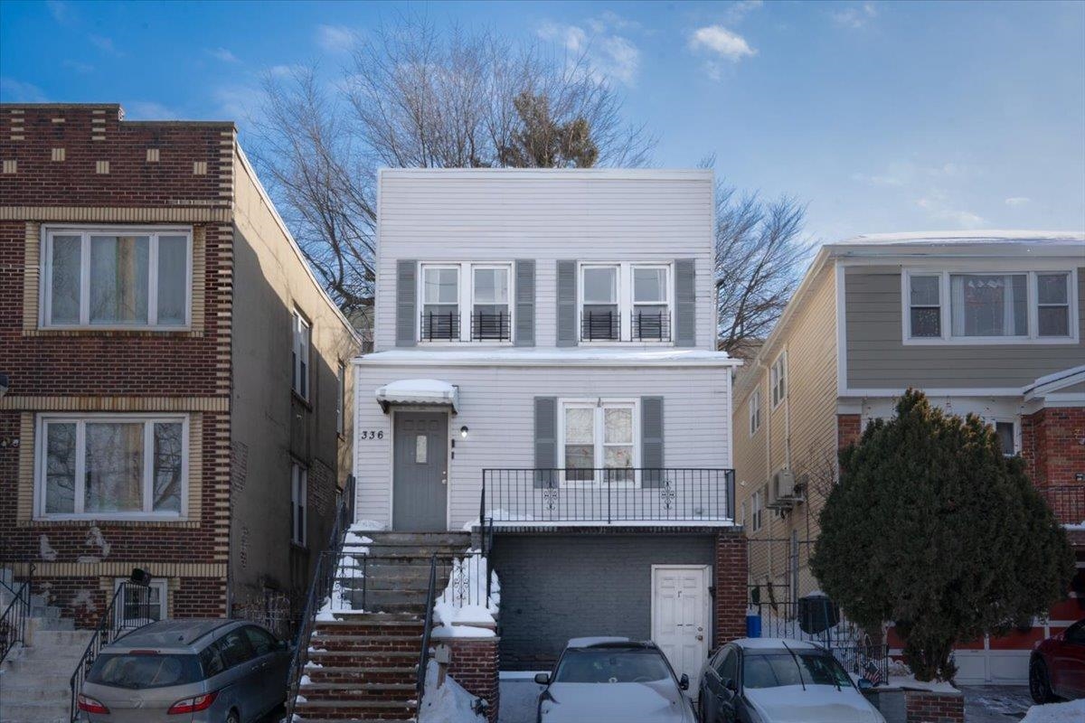 336 TERRACE AVE - Photo 2