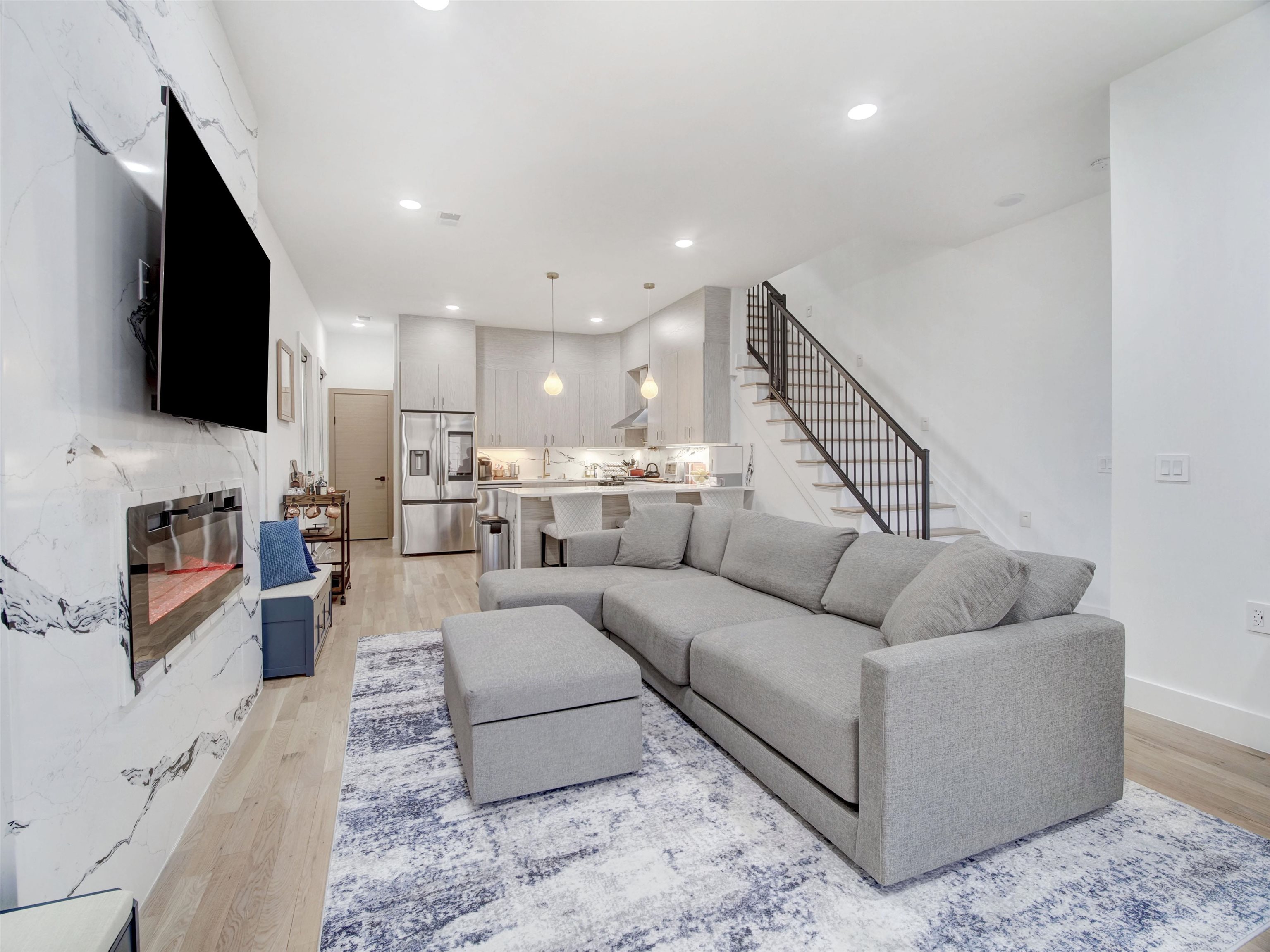 231 CLINTON AVE - Photo 5