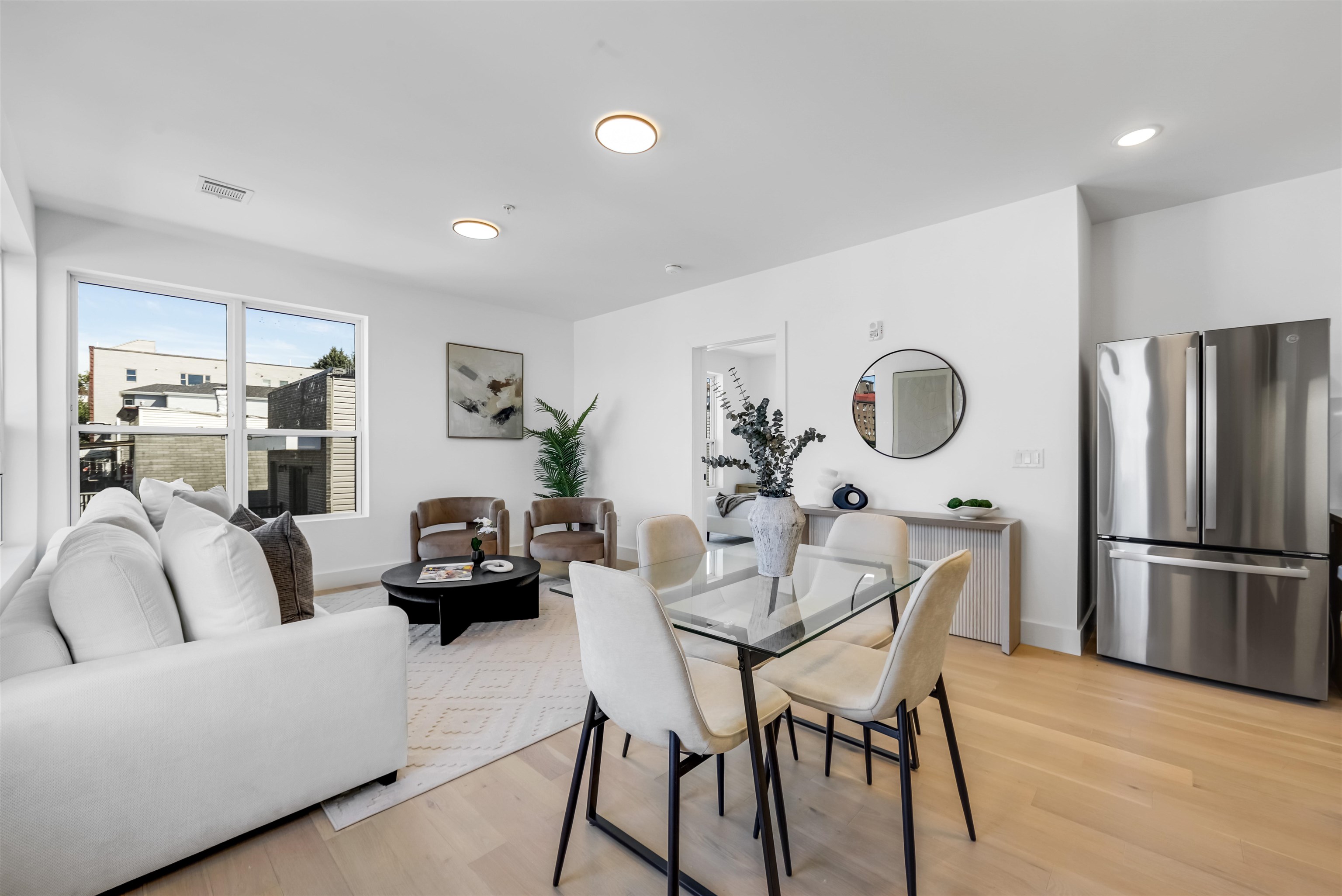 649 38TH ST - Photo 2