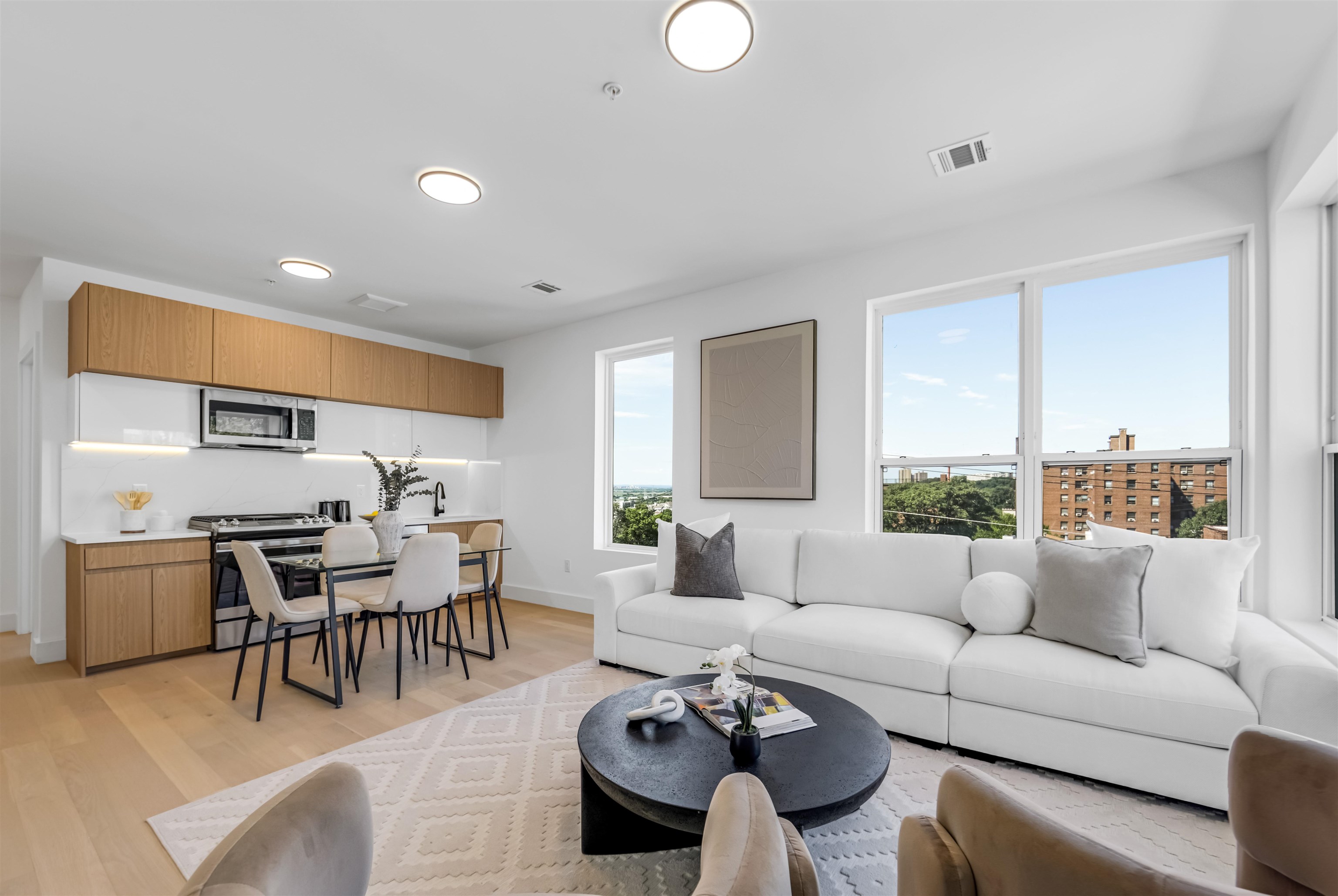 649 38TH ST - Photo 3