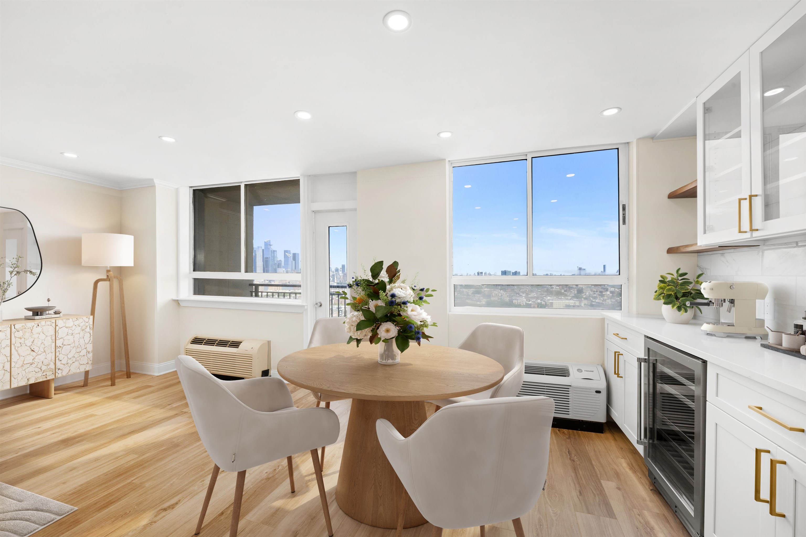 100 MANHATTAN AVE - Photo 4