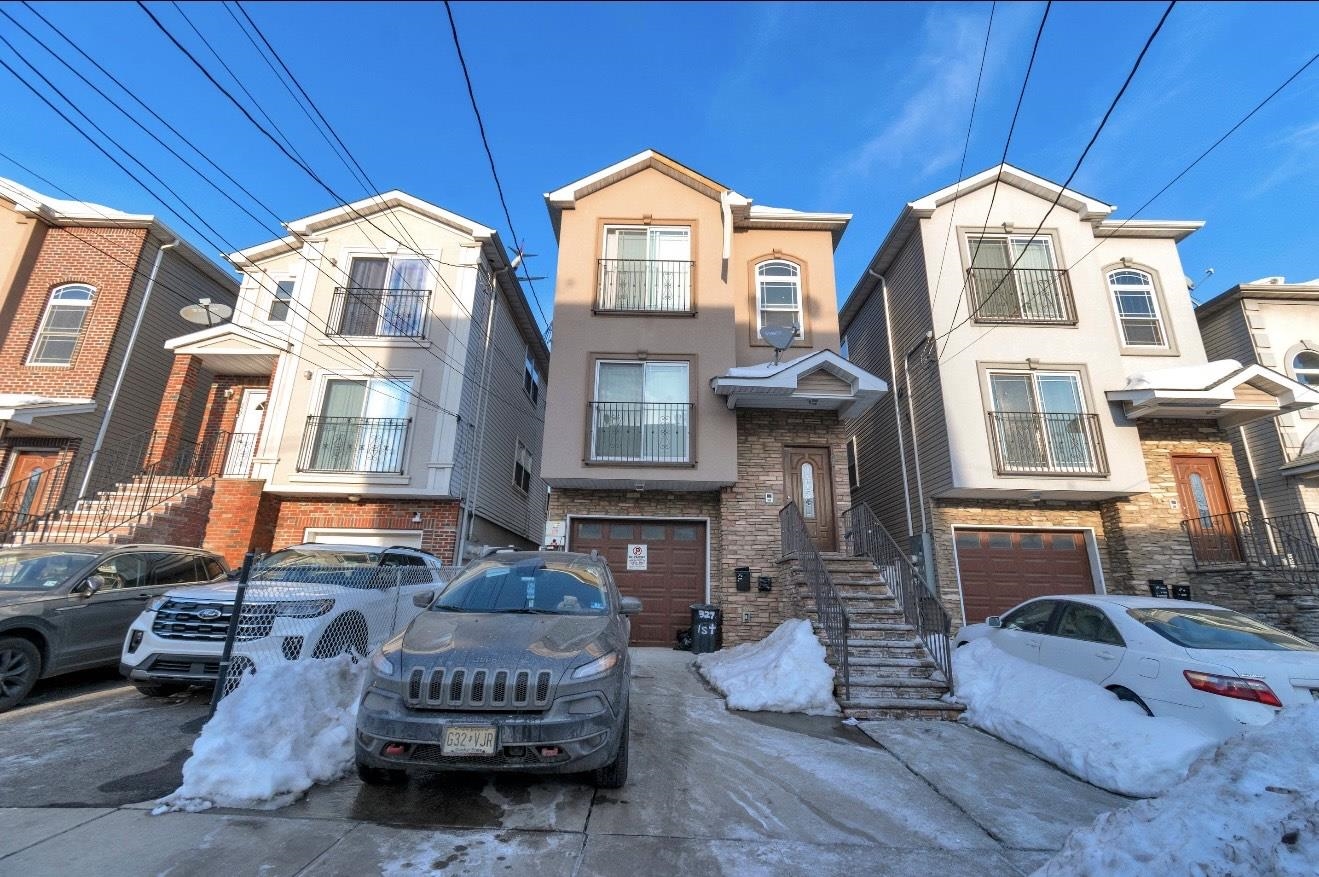 327 PARK ST - Photo 2