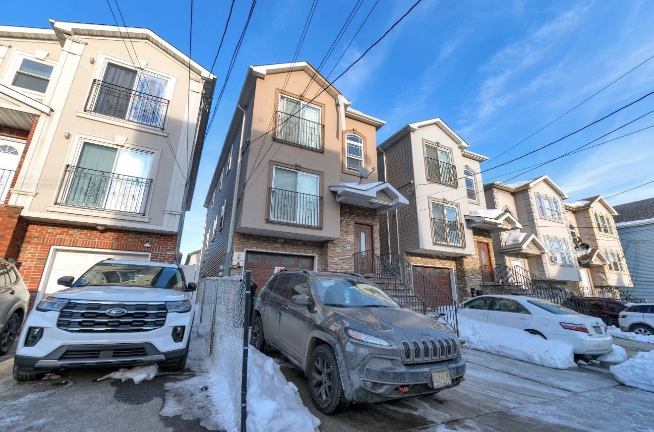 327 PARK ST - Photo 3