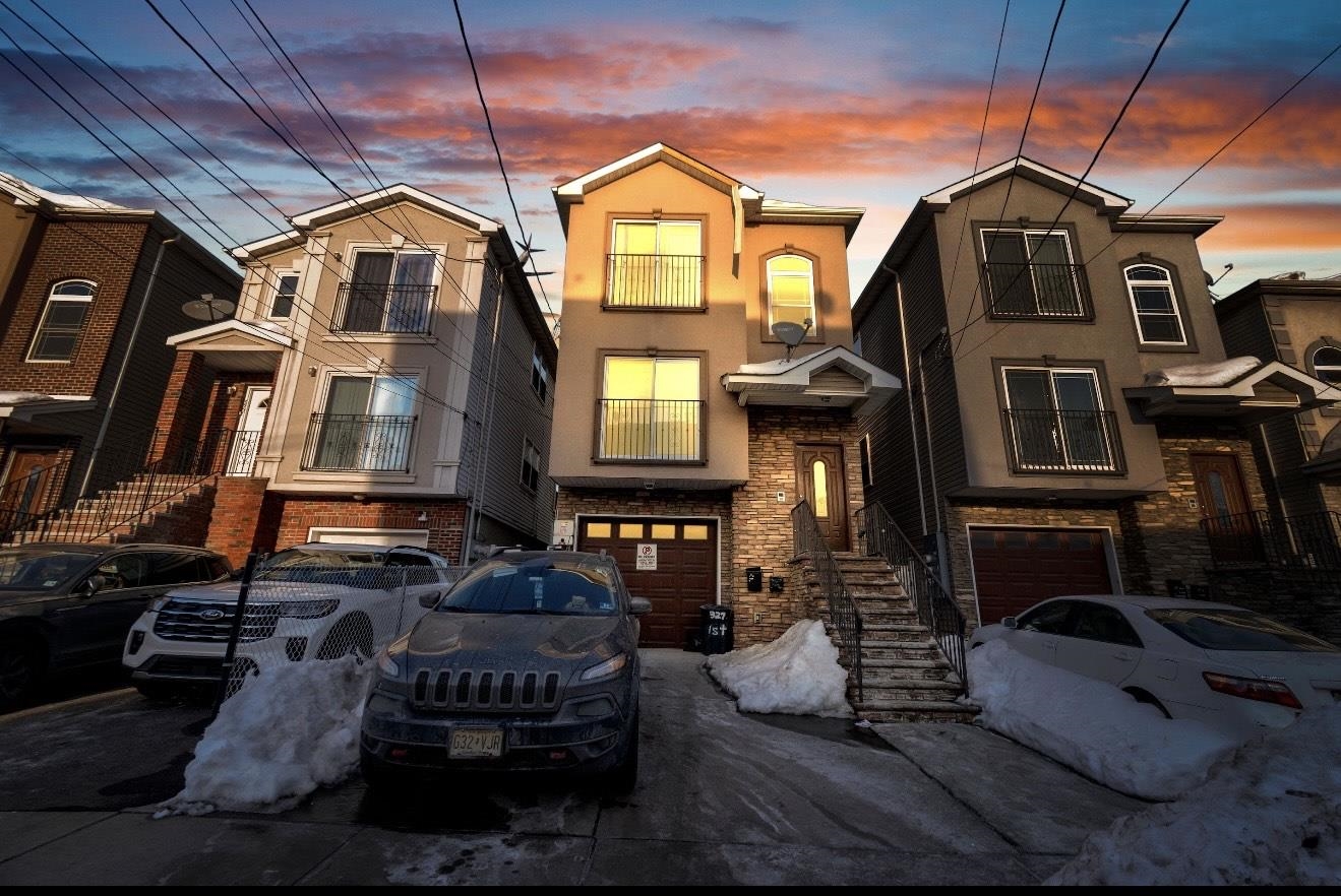 327 PARK ST - Photo 4