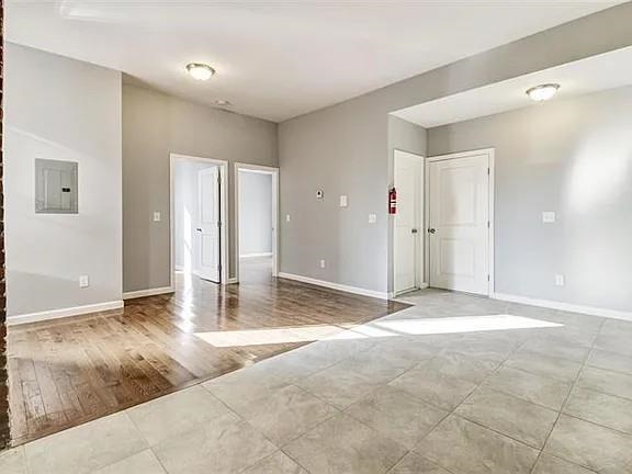 585 BRAMHALL AVE - Photo 3