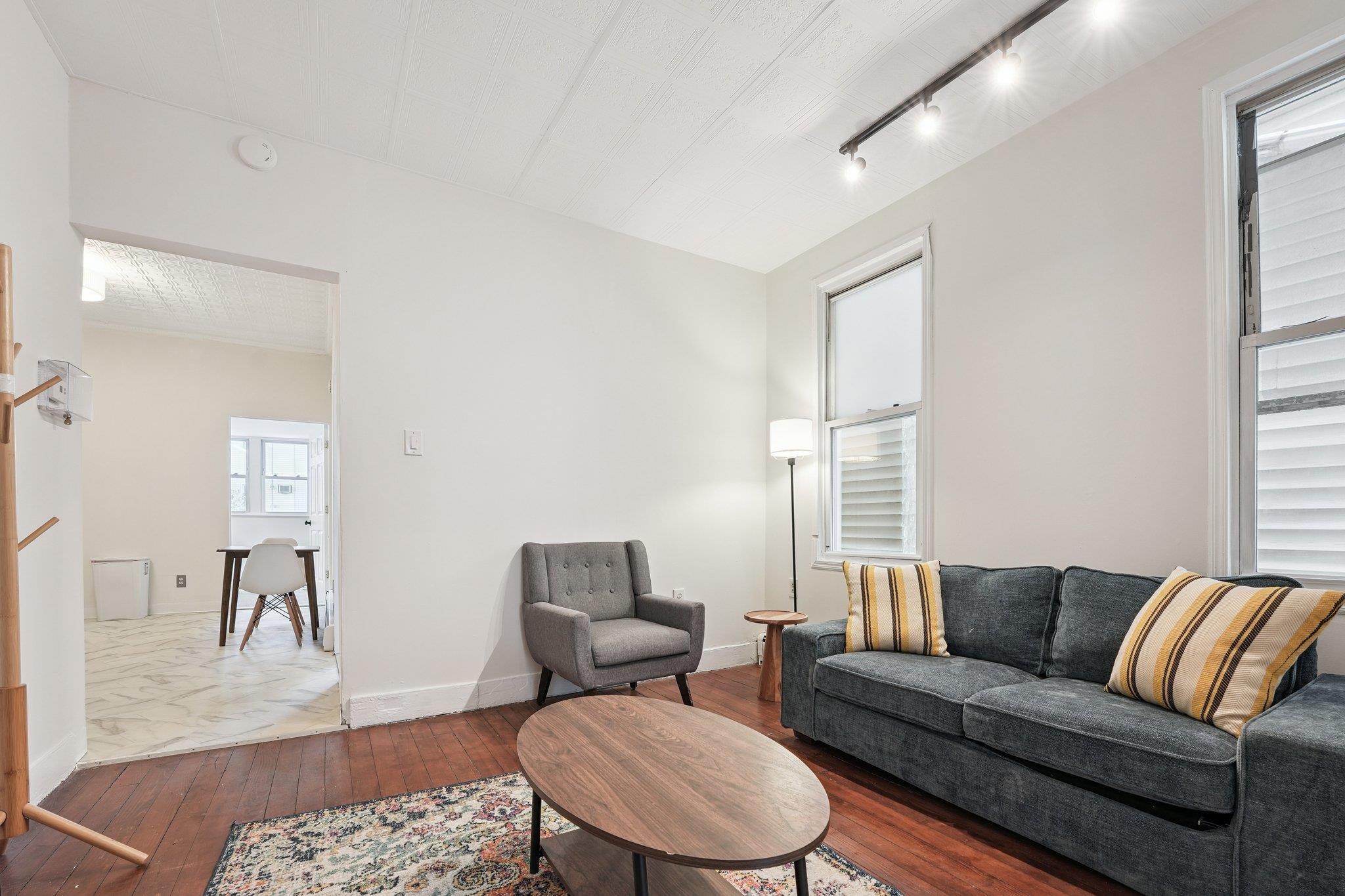 910 19TH ST - Photo 5