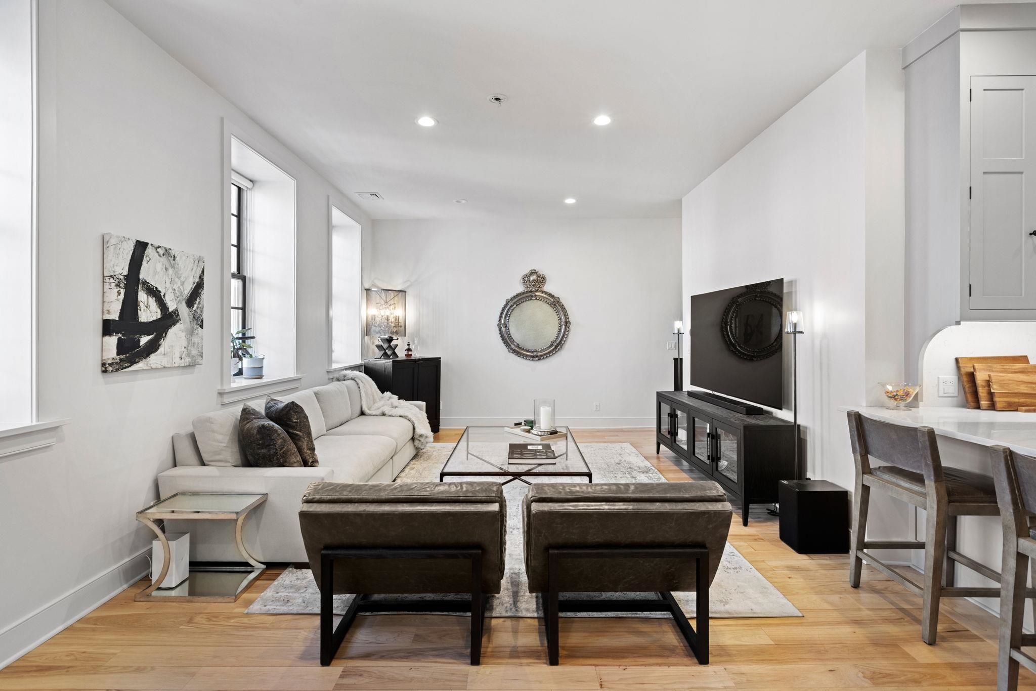 222 CLINTON ST - Photo 4