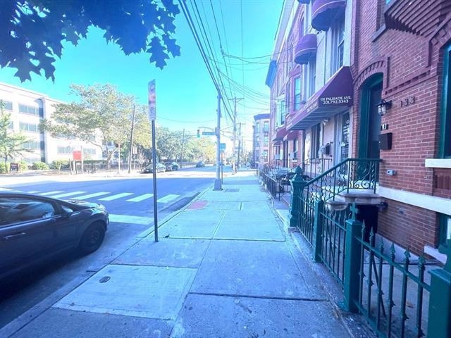 137 PALISADE AVE - Photo 3