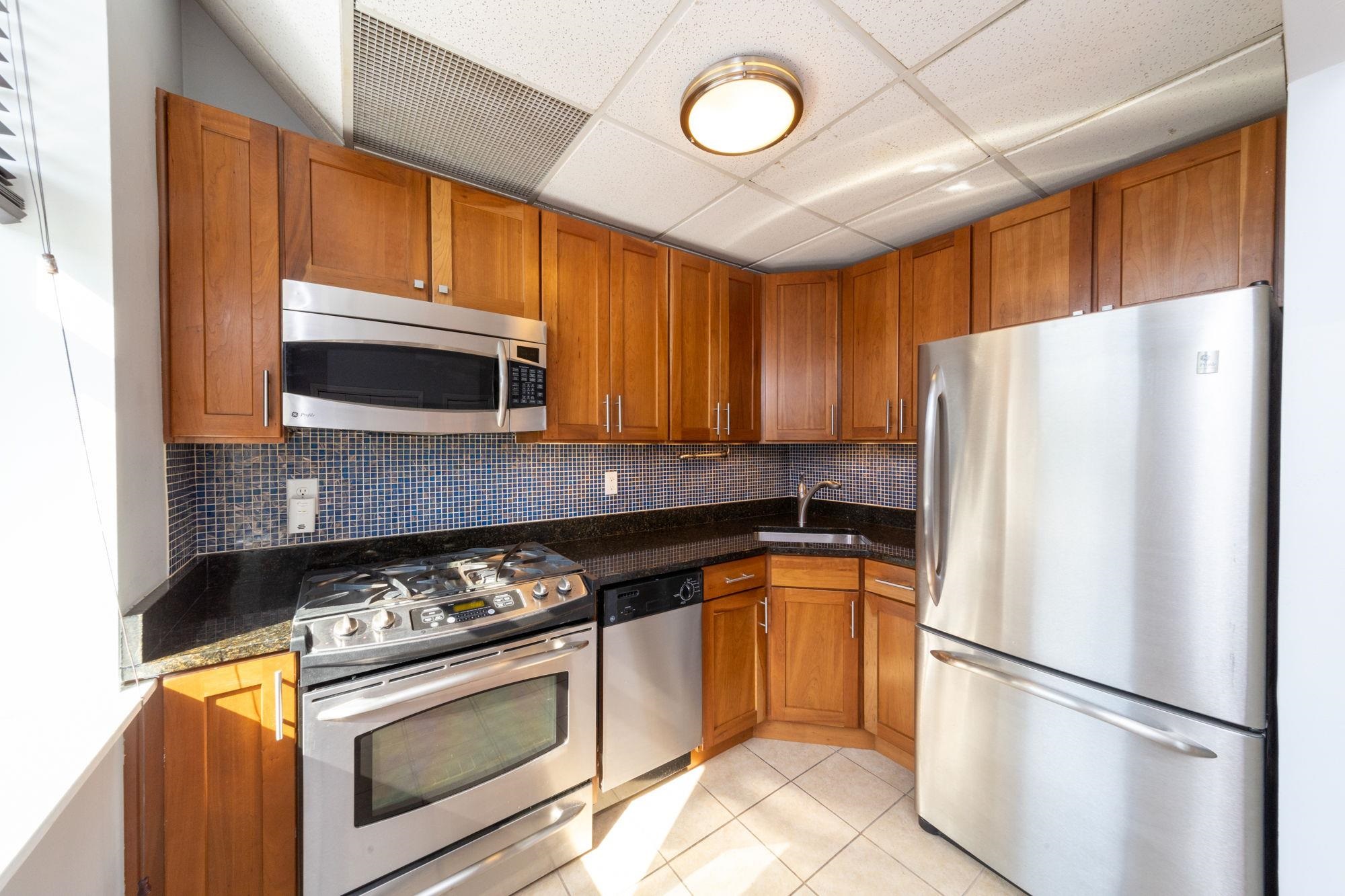 186 WAYNE ST - Photo 2