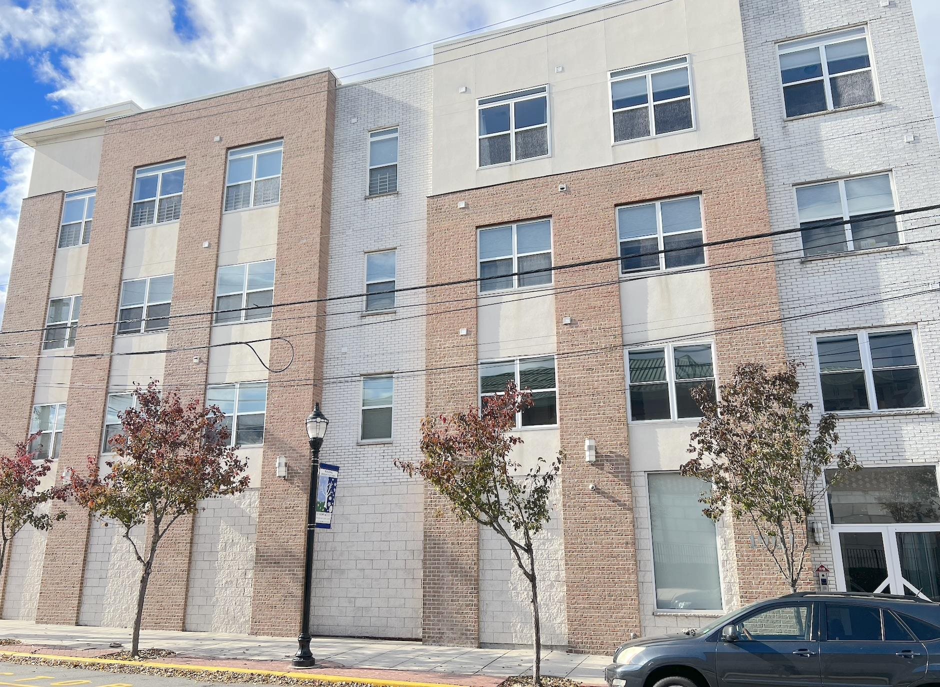 1901 SUMMIT AVE - Photo 1