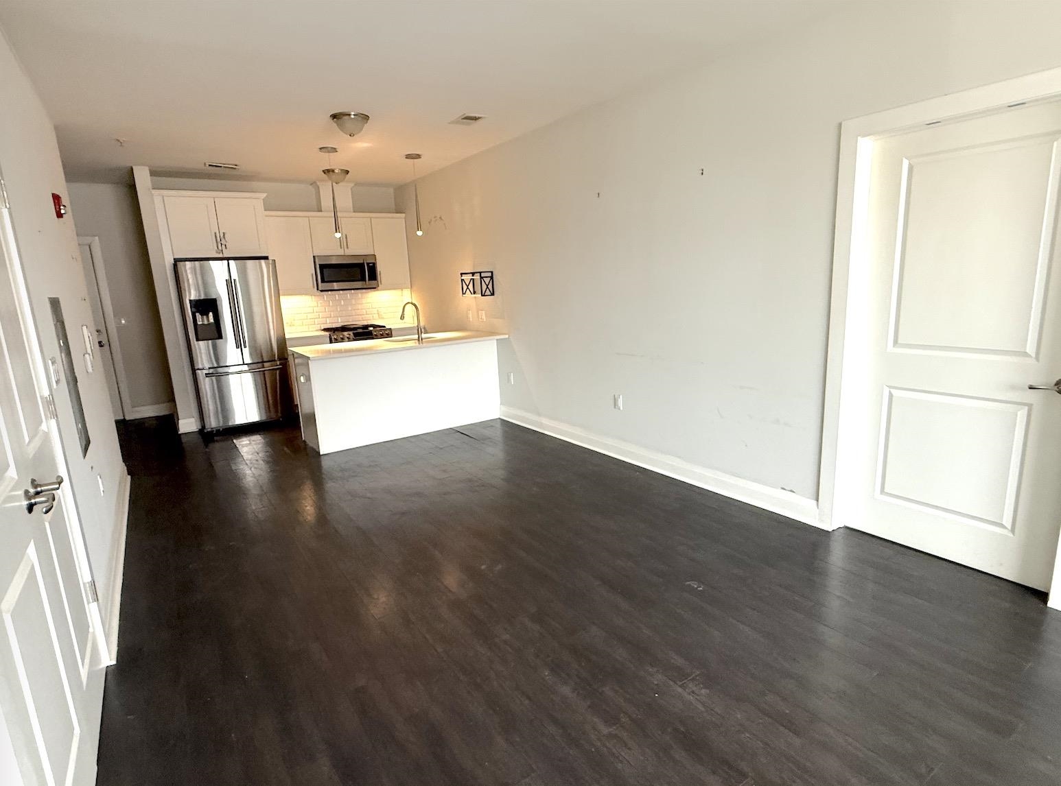 1901 SUMMIT AVE - Photo 4