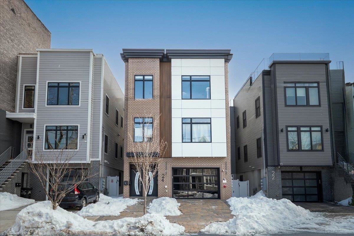 24 ROMAINE AVE - Photo 2