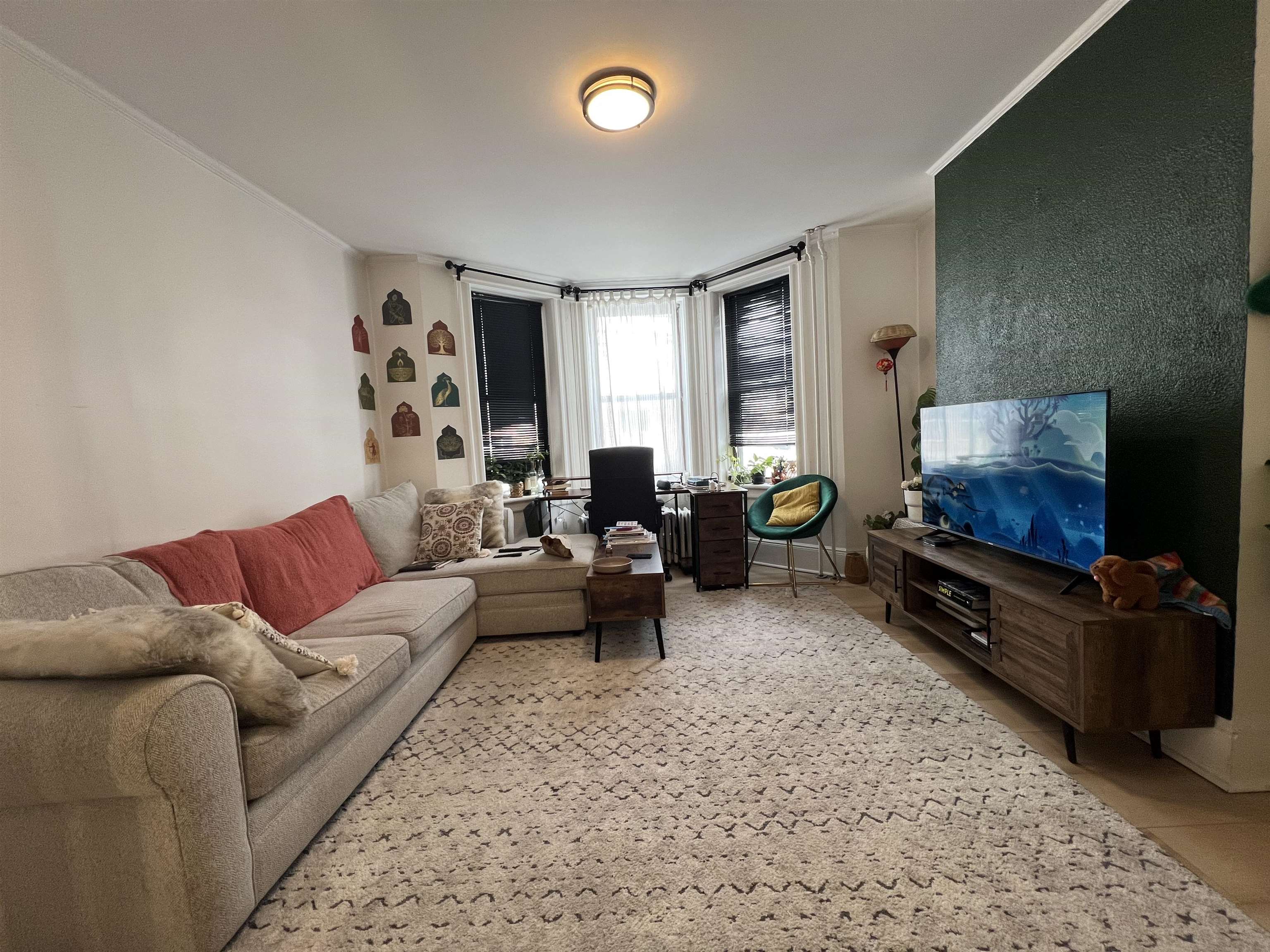 329 CENTRE AVE - Photo 2