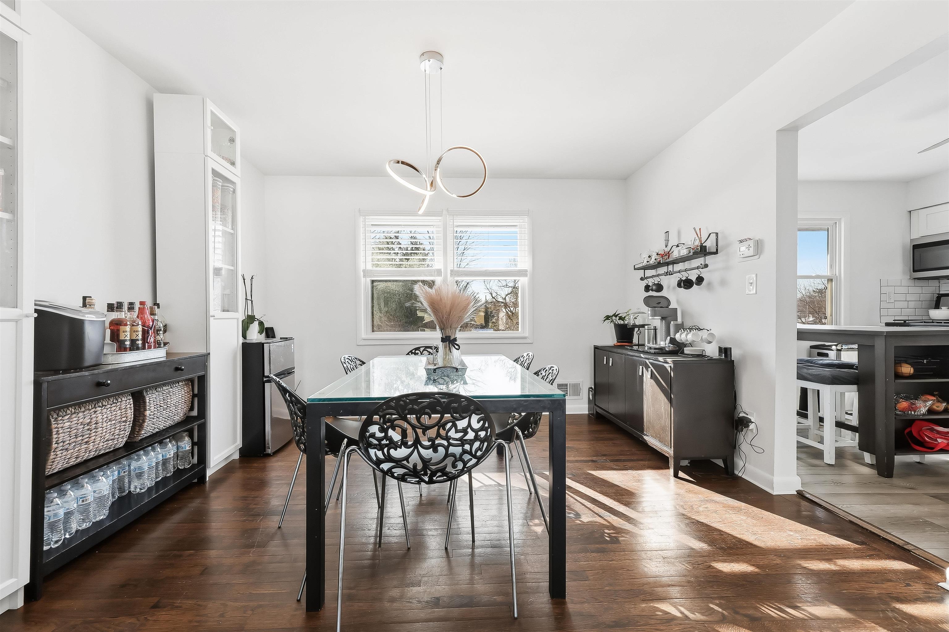 196 MERRITT AVE - Photo 5