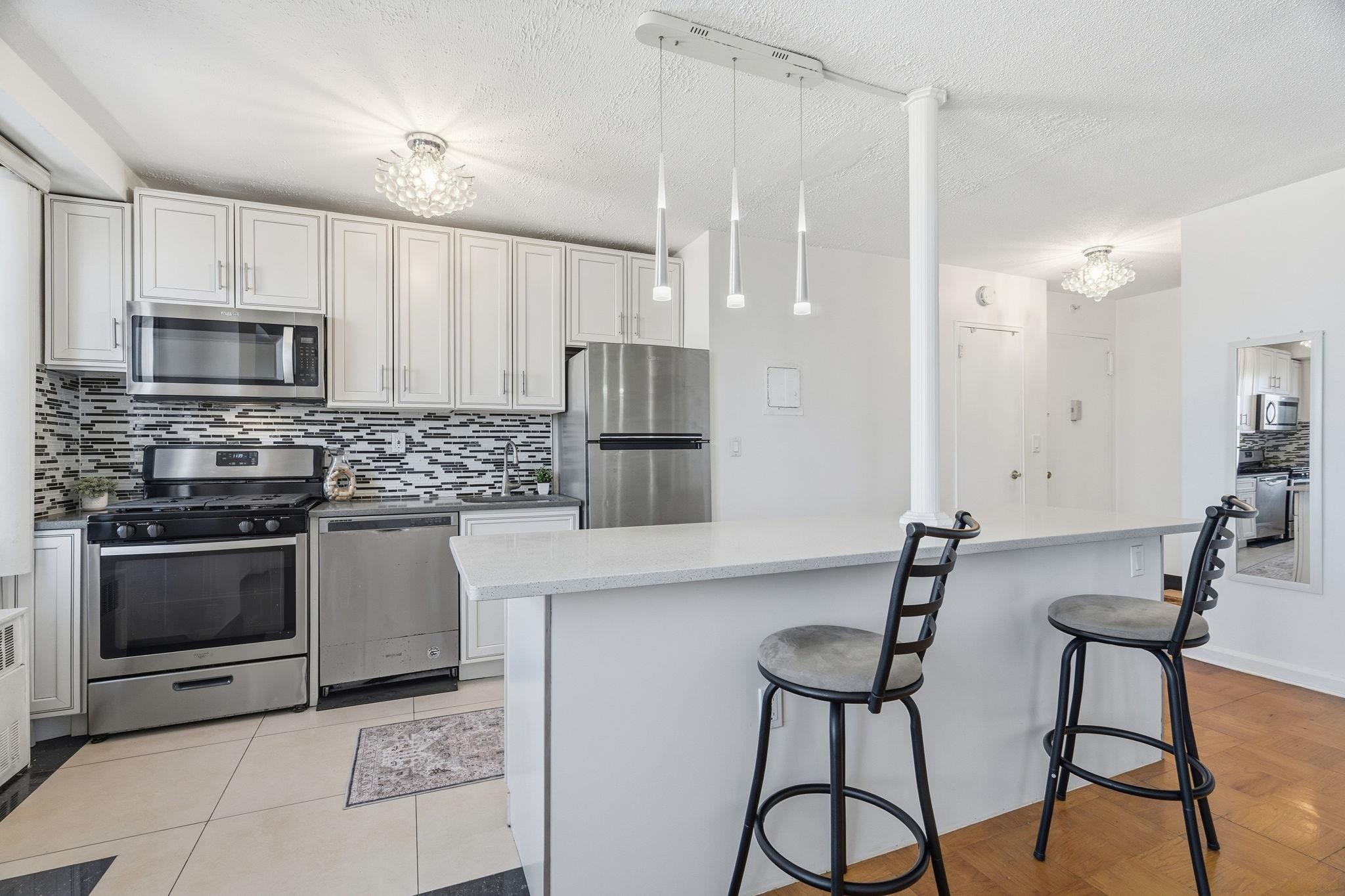 201 ST PAULS AVE - Photo 3