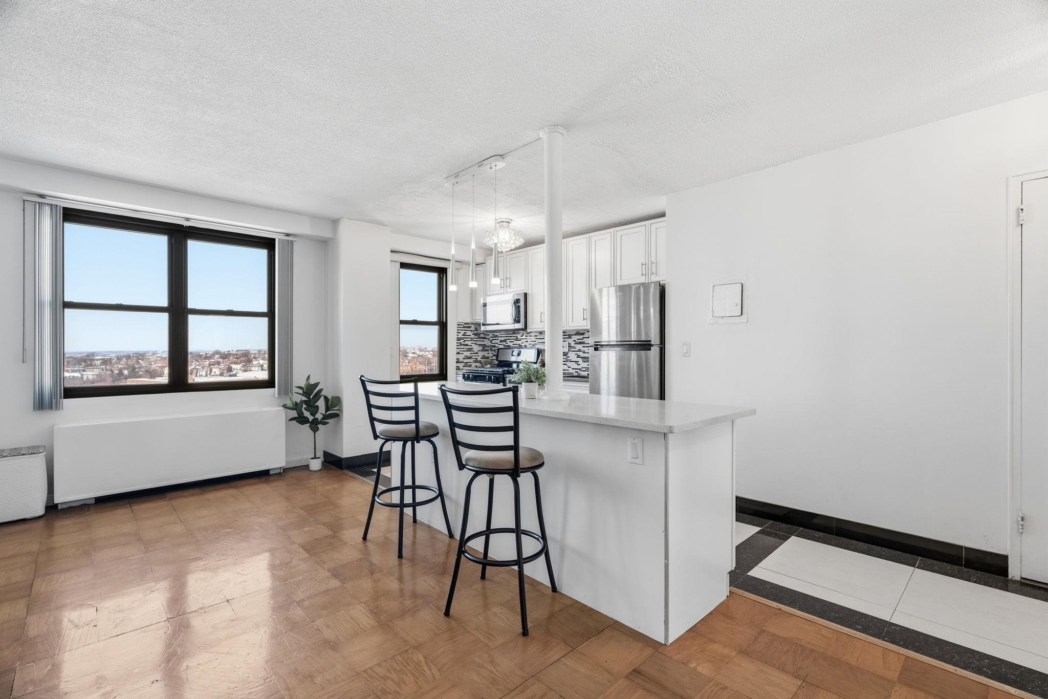 201 ST PAULS AVE - Photo 4