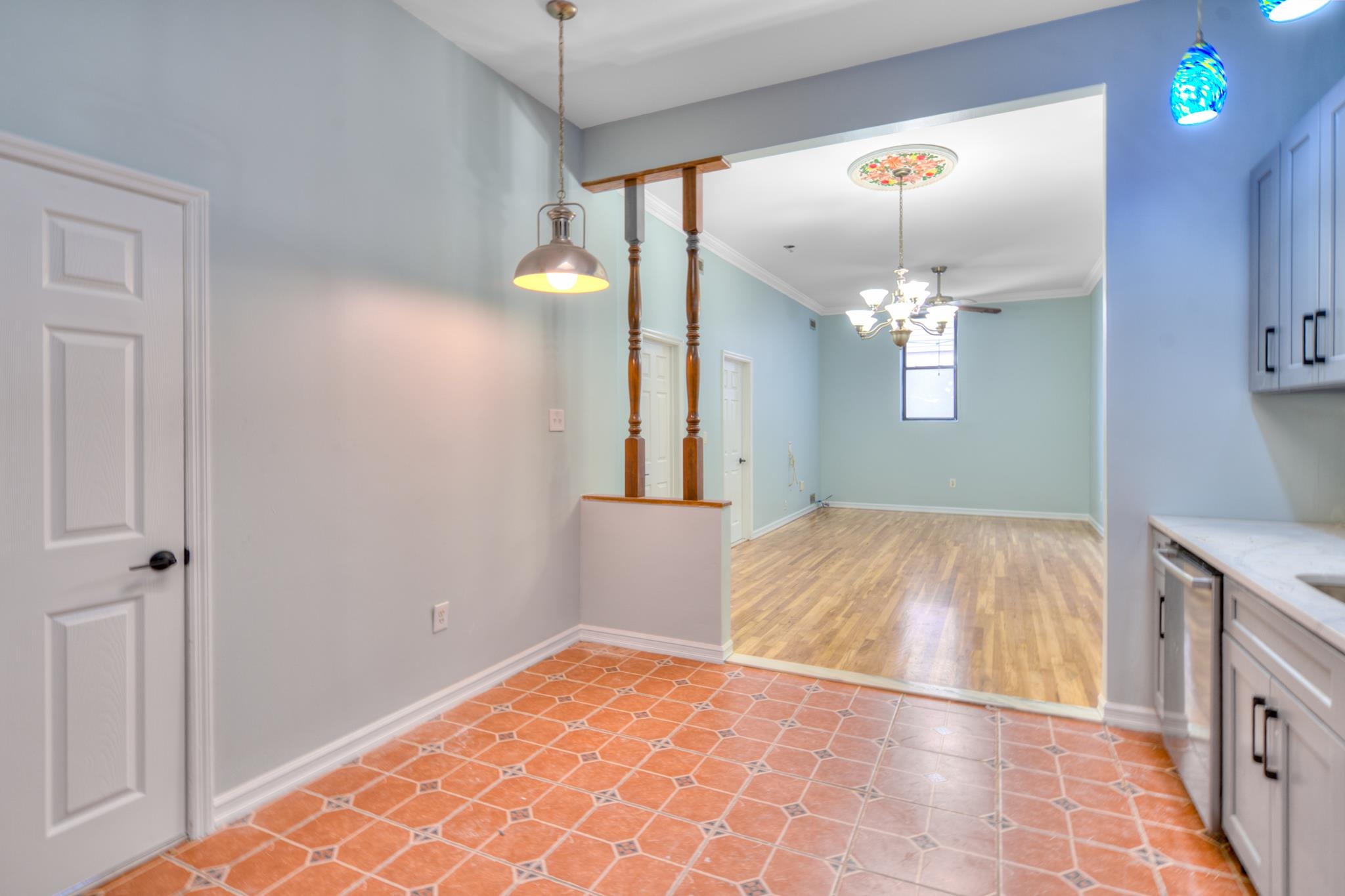 118 LEONARD ST - Photo 2