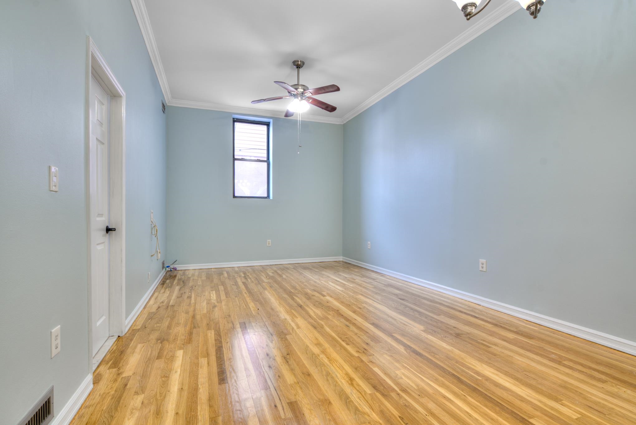 118 LEONARD ST - Photo 4