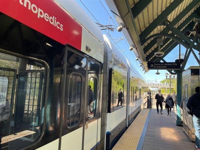 68 ROSE AVE - Photo 3