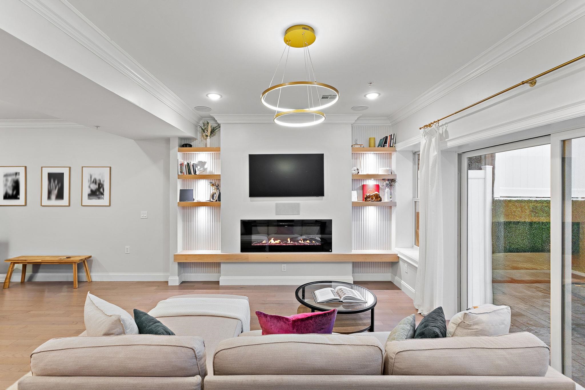 414 NEW YORK AVE - Photo 1