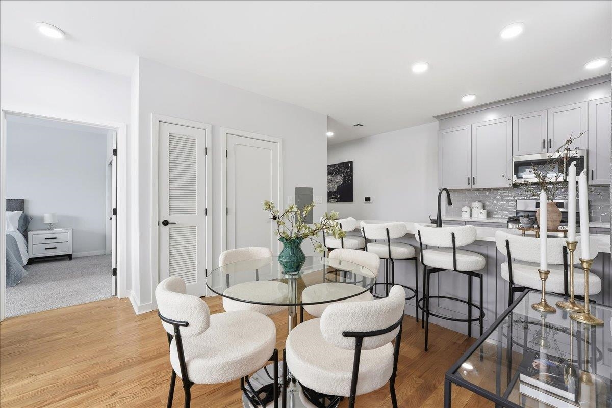 660 BLOOMFIELD AVE - Photo 1