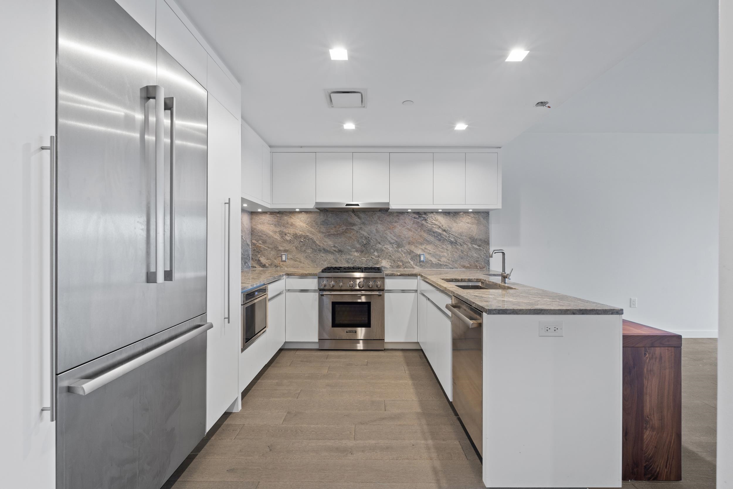 320 ADOLPHUS AVE - Photo 3