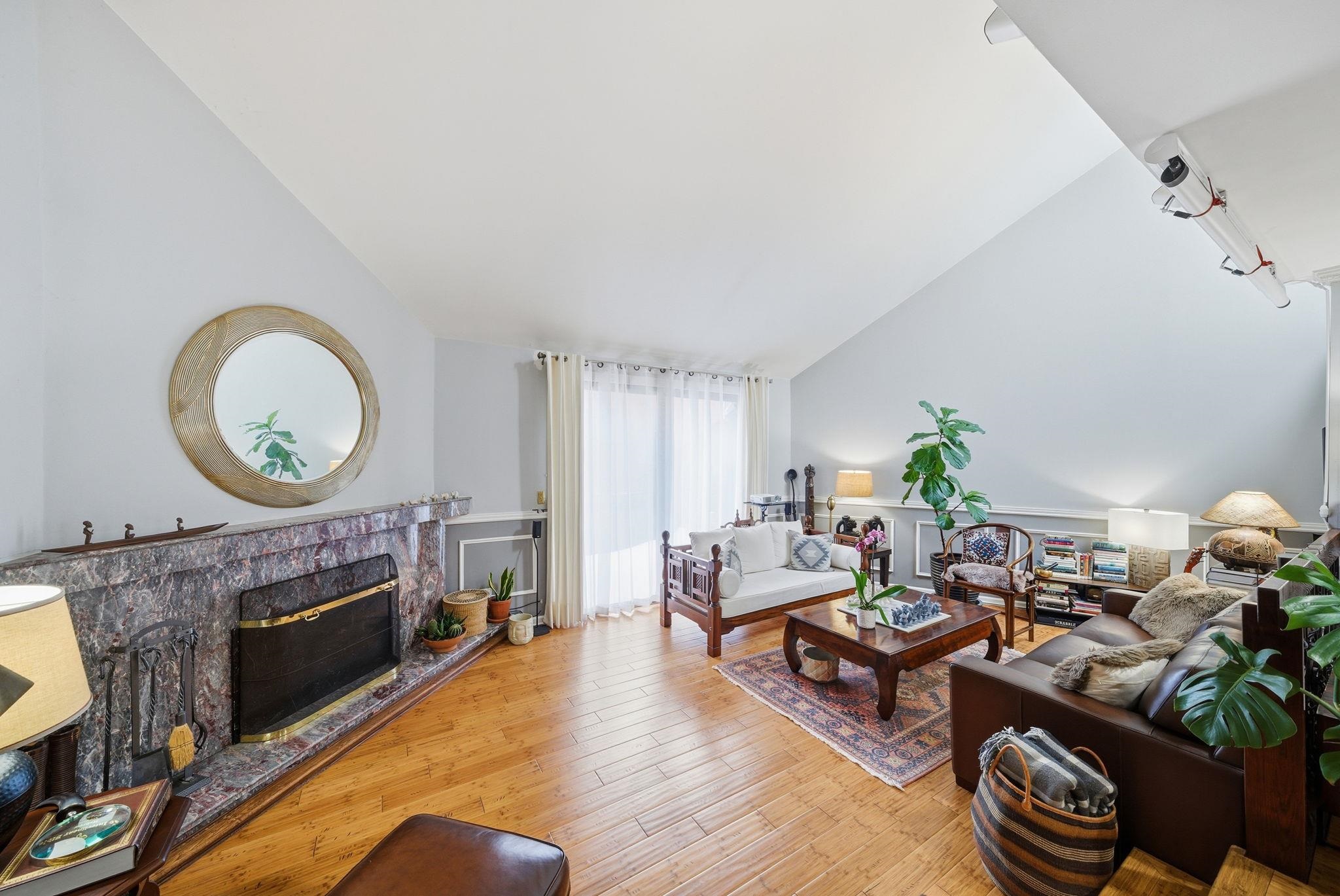 468 TEAL PLAZA - Photo 3