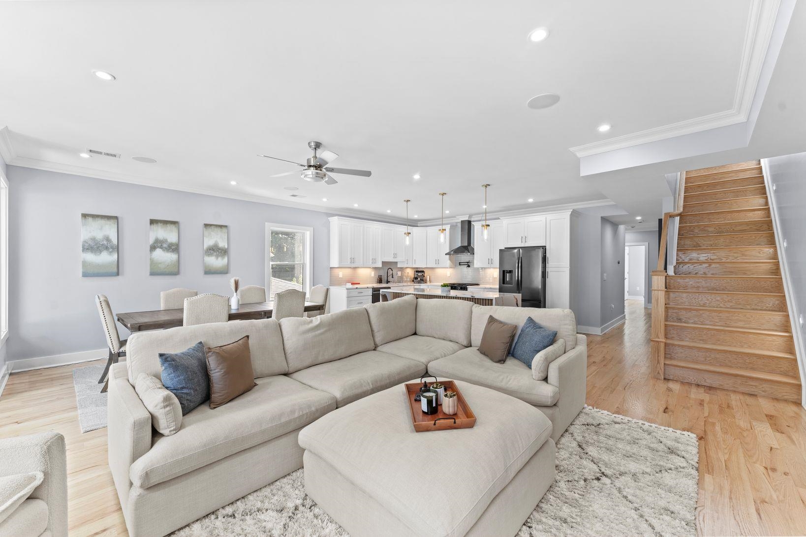 335 VIRGINIA AVE - Photo 4