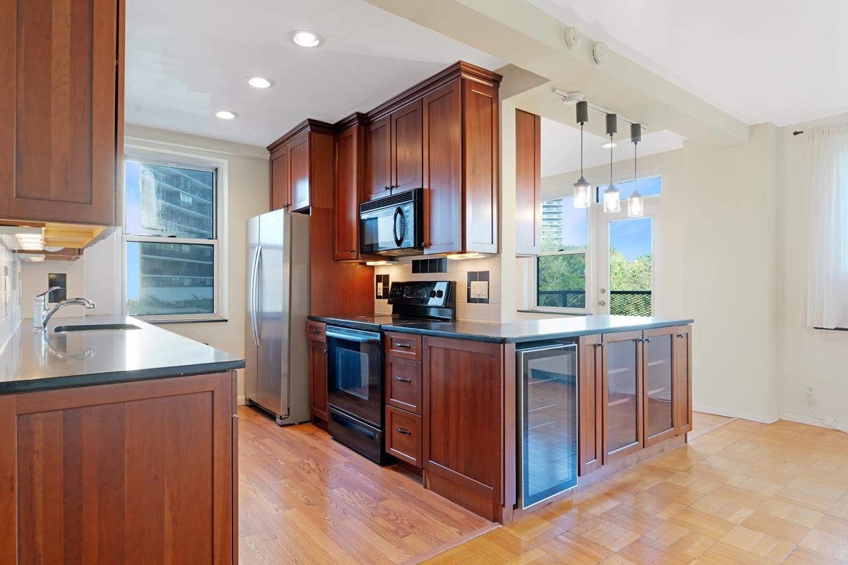 1450 PALISADE AVE - Photo 4