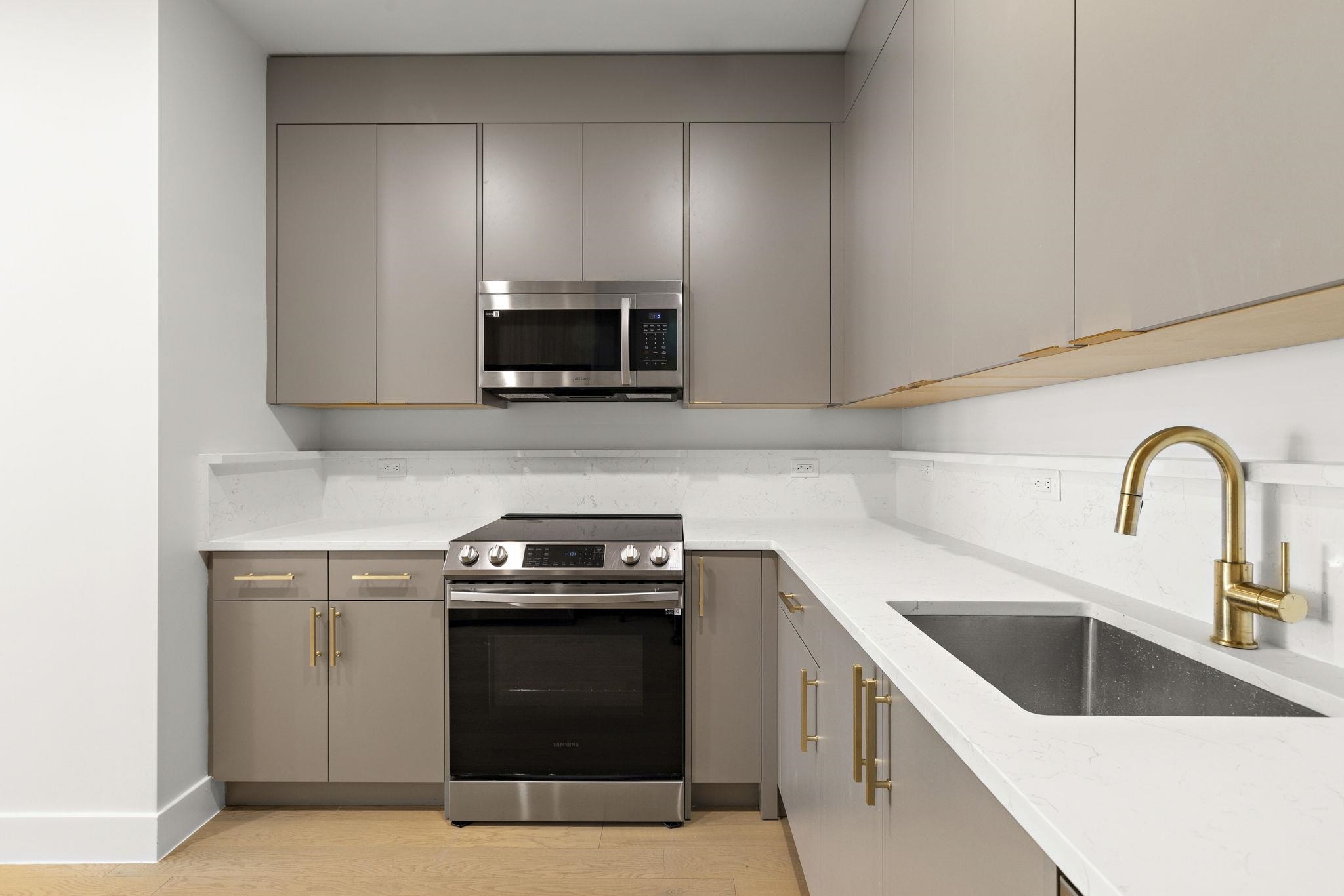 35 ORCHARD ST - Photo 4